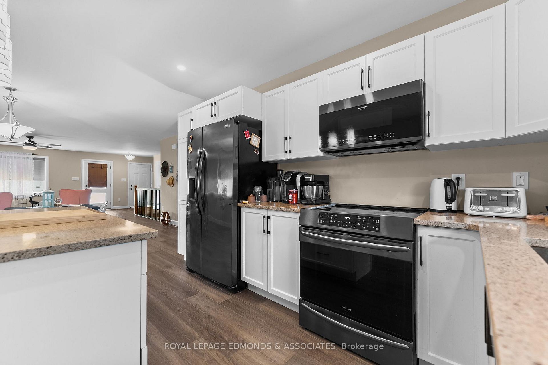 Photo 13 of 1313 Blakely Crescent, Pembroke, Pembroke — HOMEH