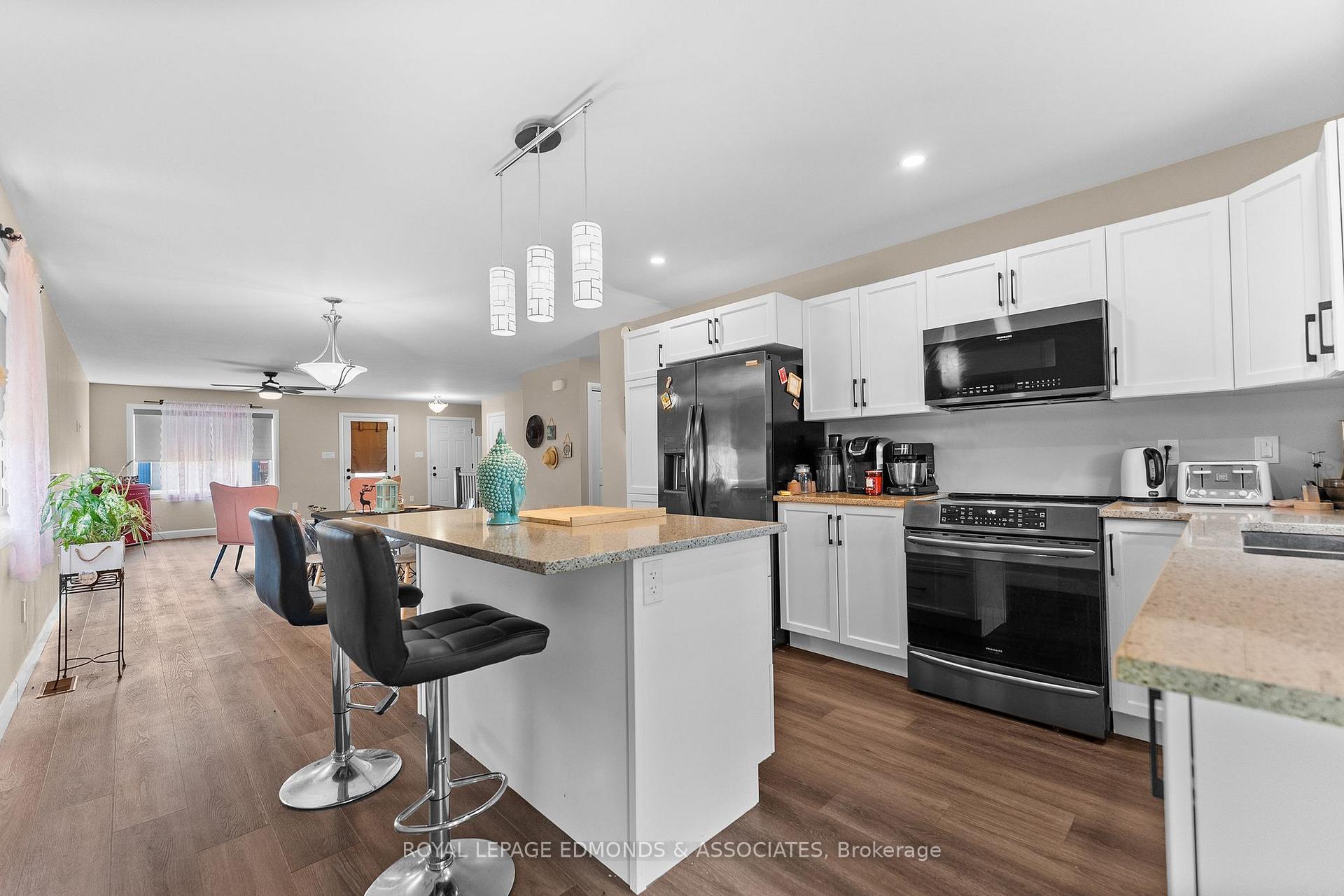 Photo 14 of 1313 Blakely Crescent, Pembroke, Pembroke — HOMEH