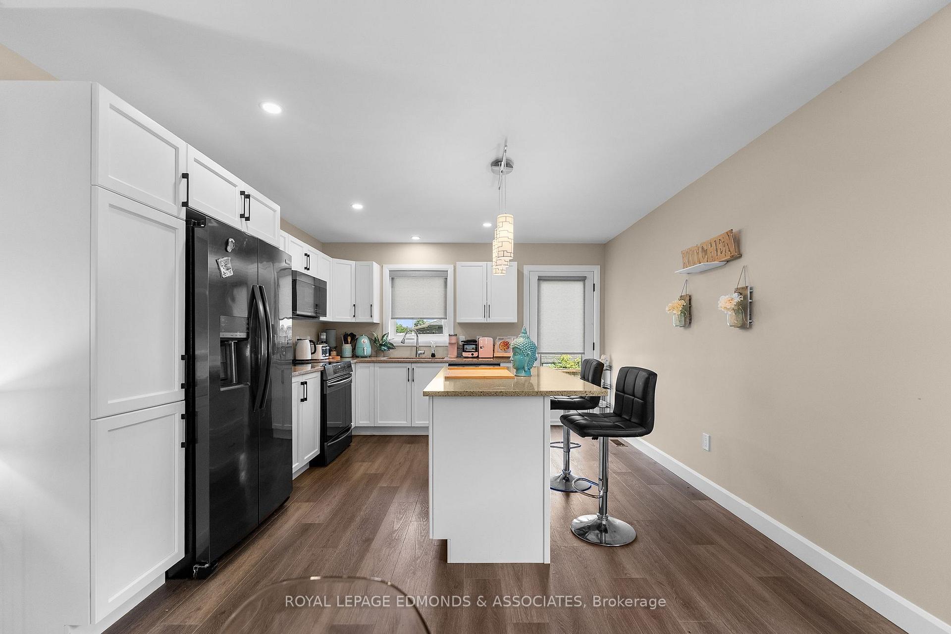Photo 15 of 1313 Blakely Crescent, Pembroke, Pembroke — HOMEH