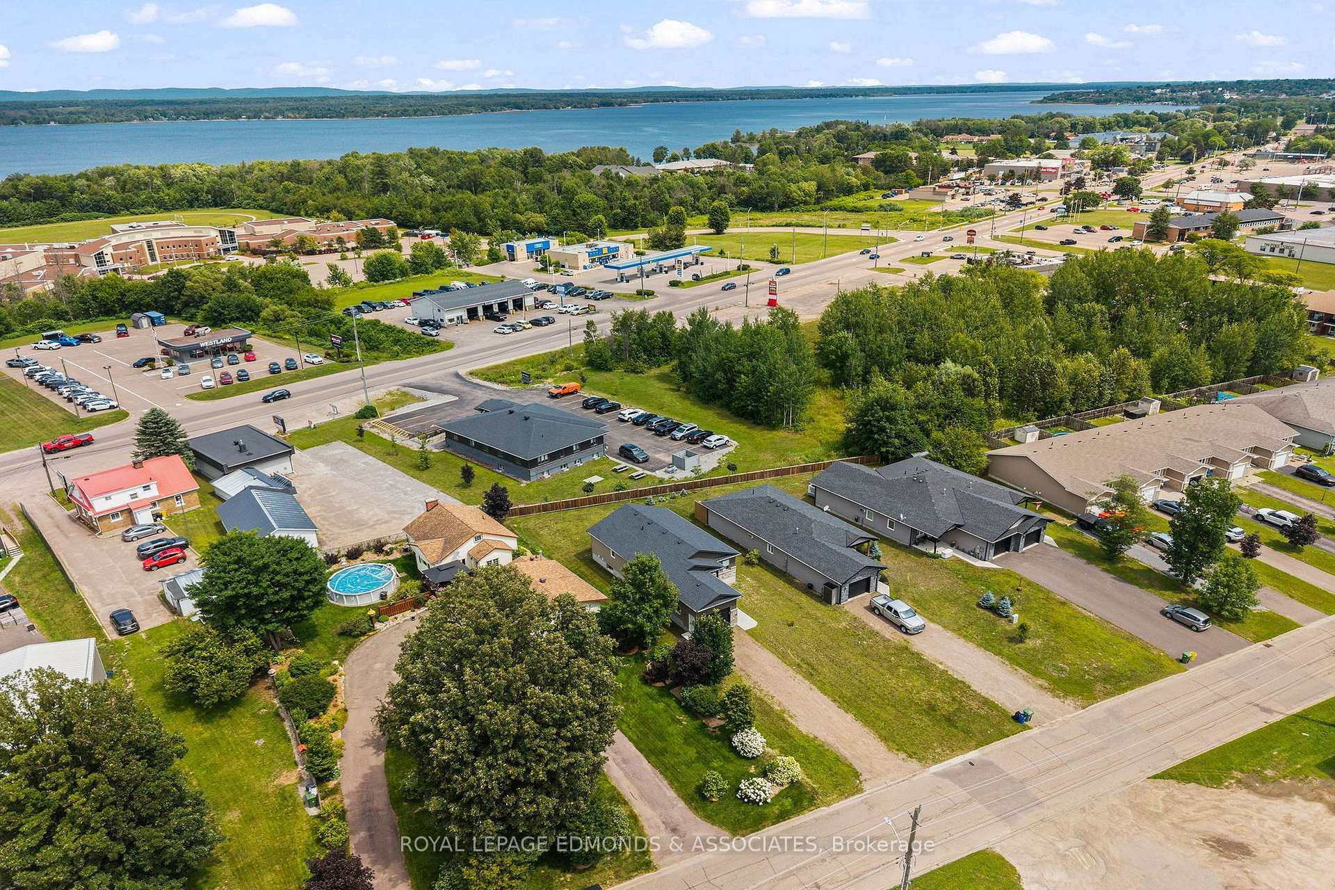 Photo 37 of 1313 Blakely Crescent, Pembroke, Pembroke — HOMEH