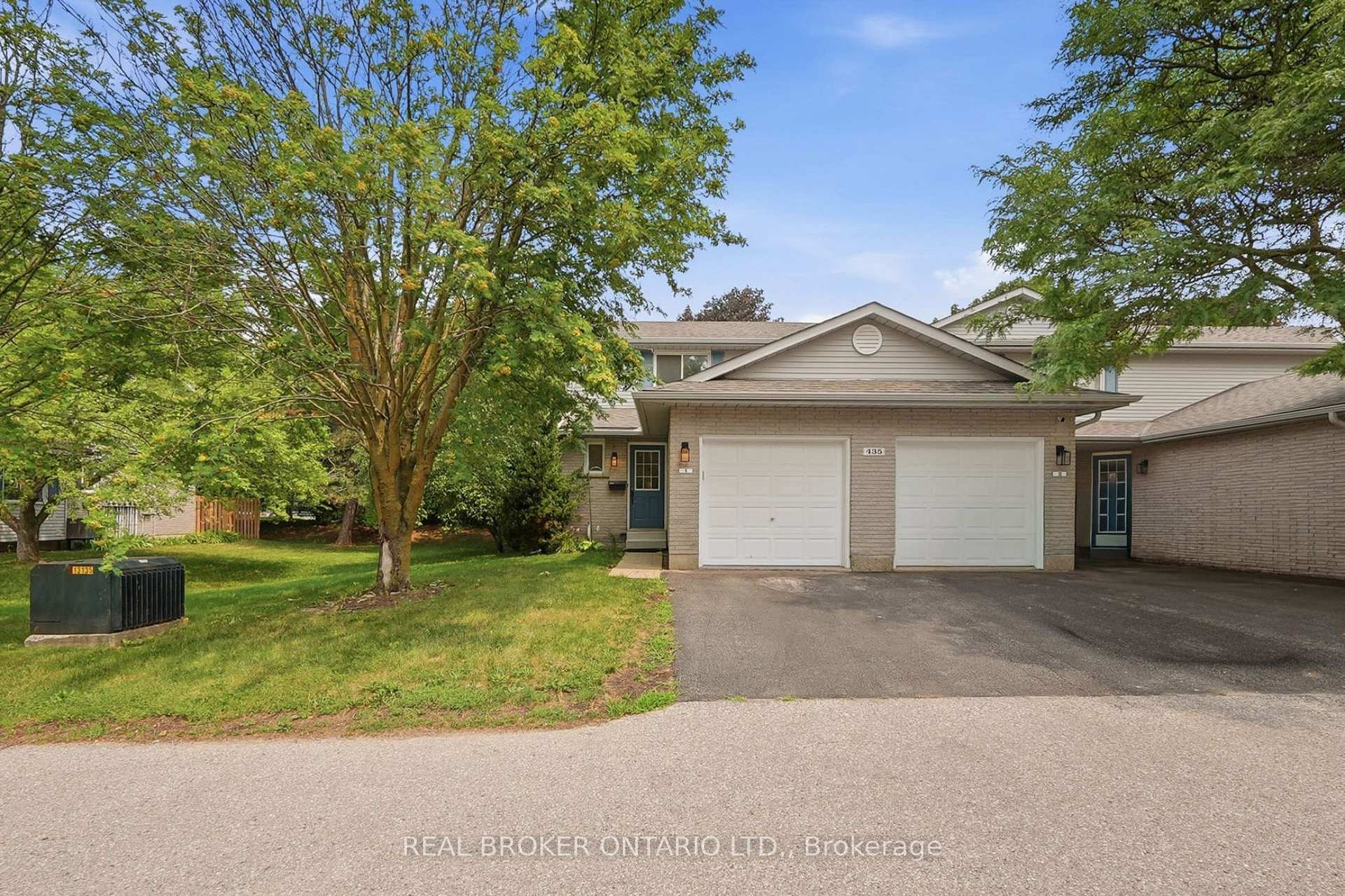 Photo 2 of Unit 1, 435 Kingscourt Drive, Waterloo, Colonial Acres — HOMEH