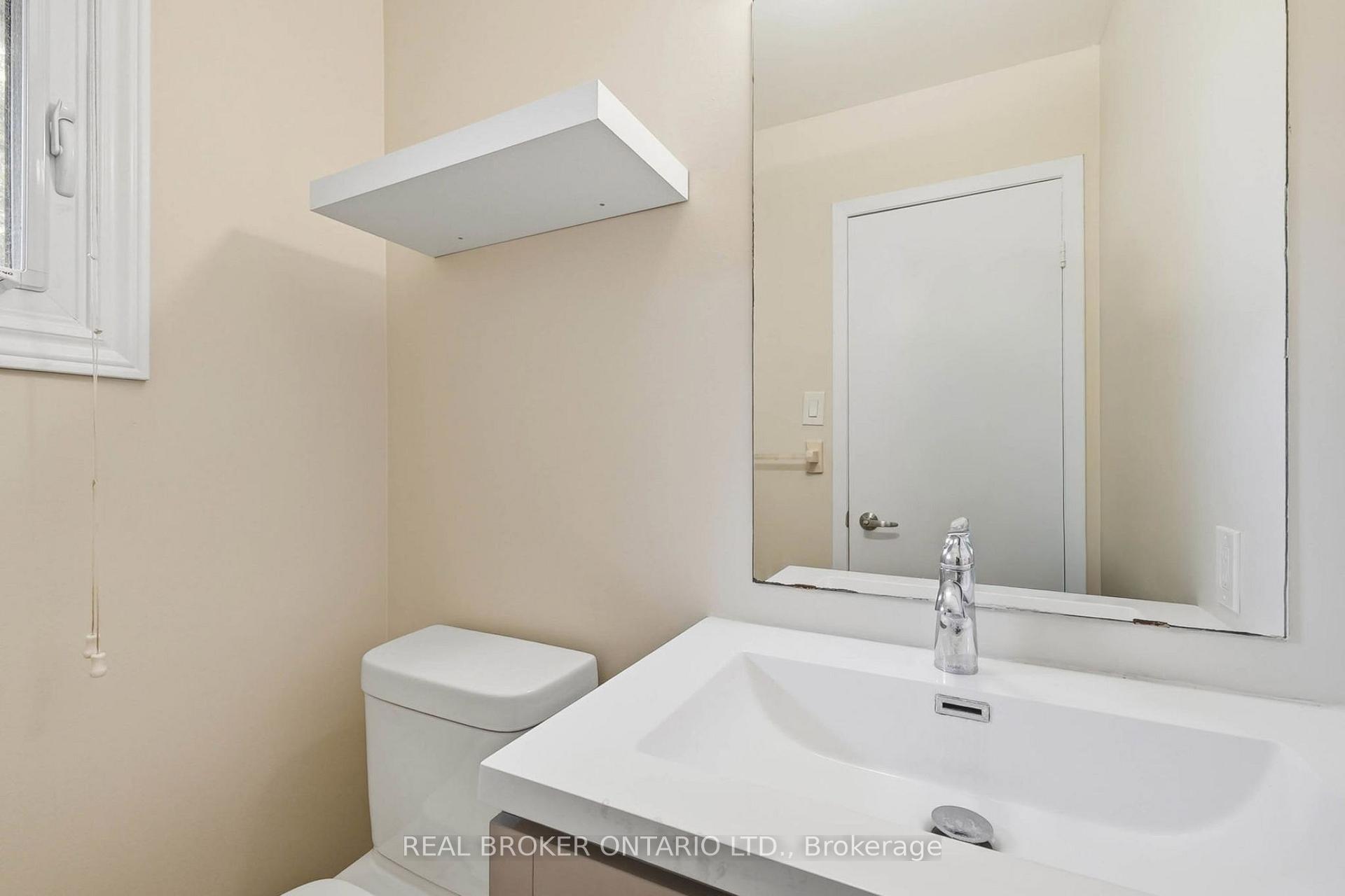 Photo 10 of Unit 1, 435 Kingscourt Drive, Waterloo, Colonial Acres — HOMEH
