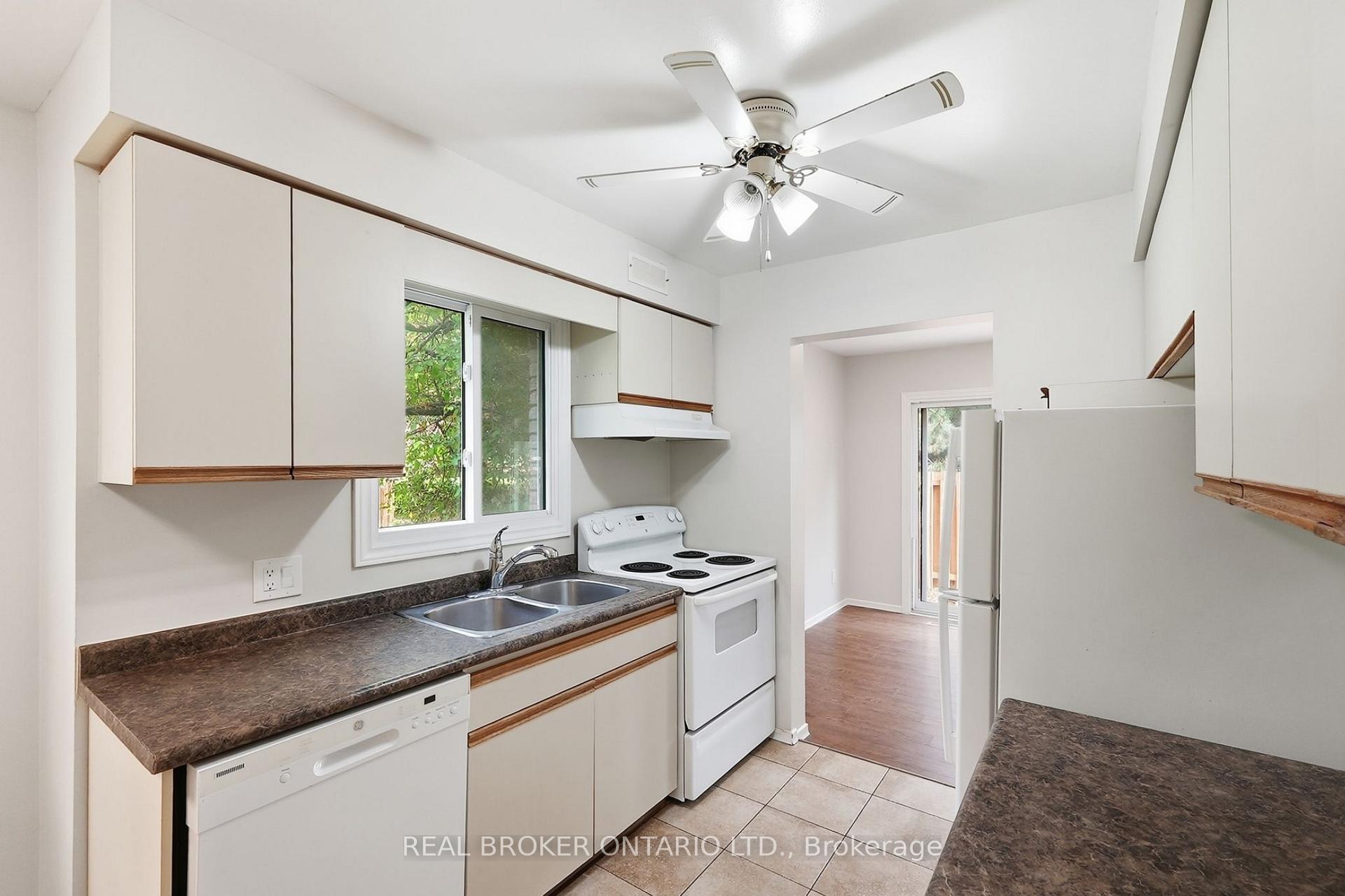 Photo 21 of Unit 1, 435 Kingscourt Drive, Waterloo, Colonial Acres — HOMEH