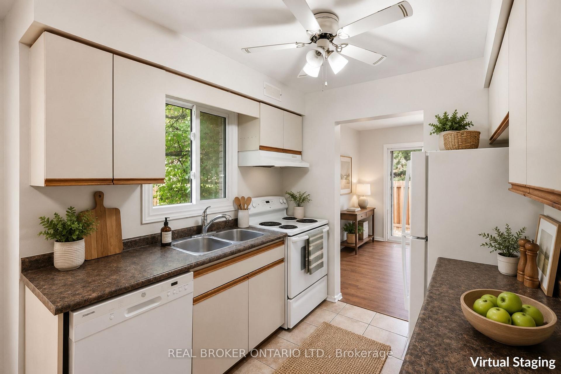 Photo 22 of Unit 1, 435 Kingscourt Drive, Waterloo, Colonial Acres — HOMEH