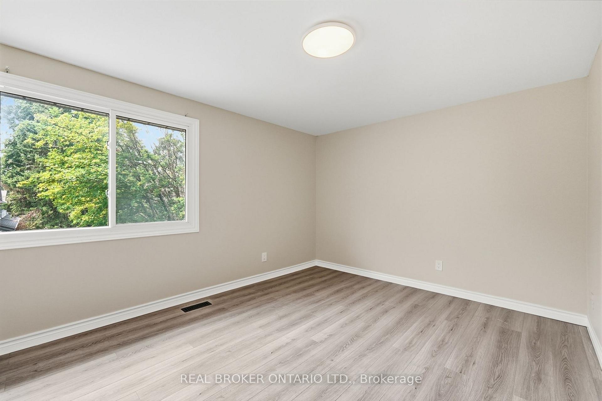 Photo 30 of Unit 1, 435 Kingscourt Drive, Waterloo, Colonial Acres — HOMEH