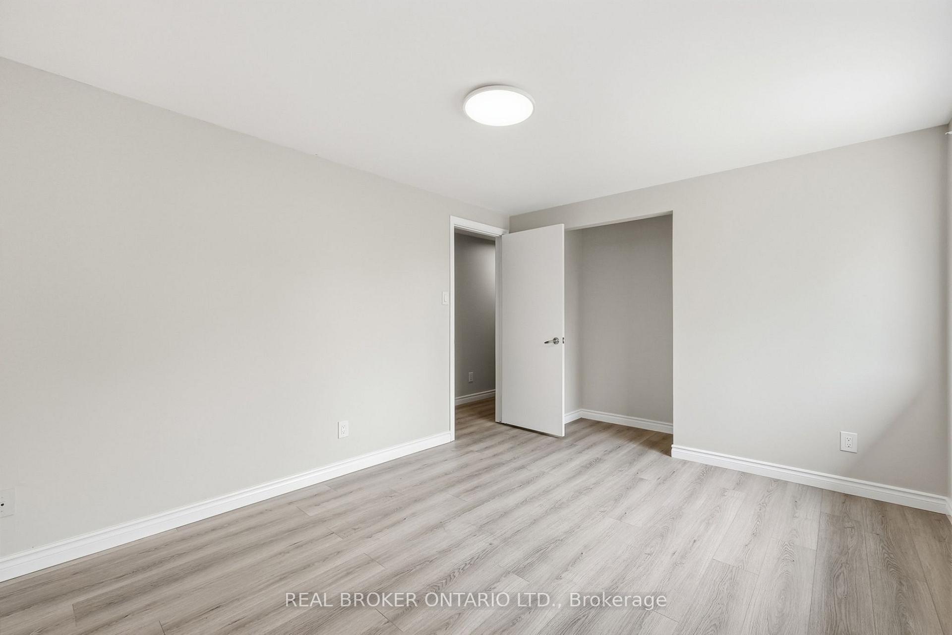 Photo 32 of Unit 1, 435 Kingscourt Drive, Waterloo, Colonial Acres — HOMEH
