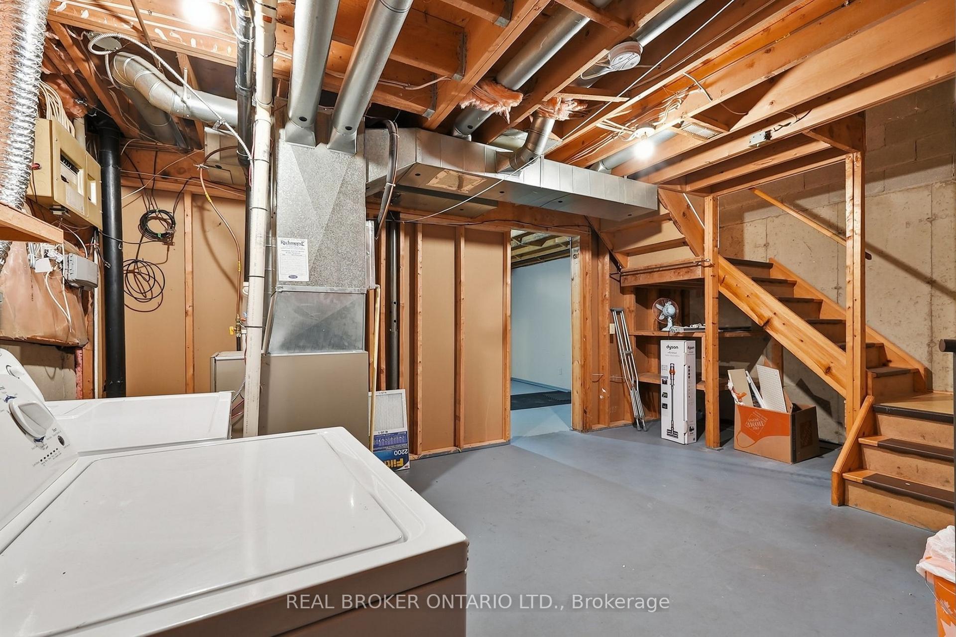 Photo 34 of Unit 1, 435 Kingscourt Drive, Waterloo, Colonial Acres — HOMEH