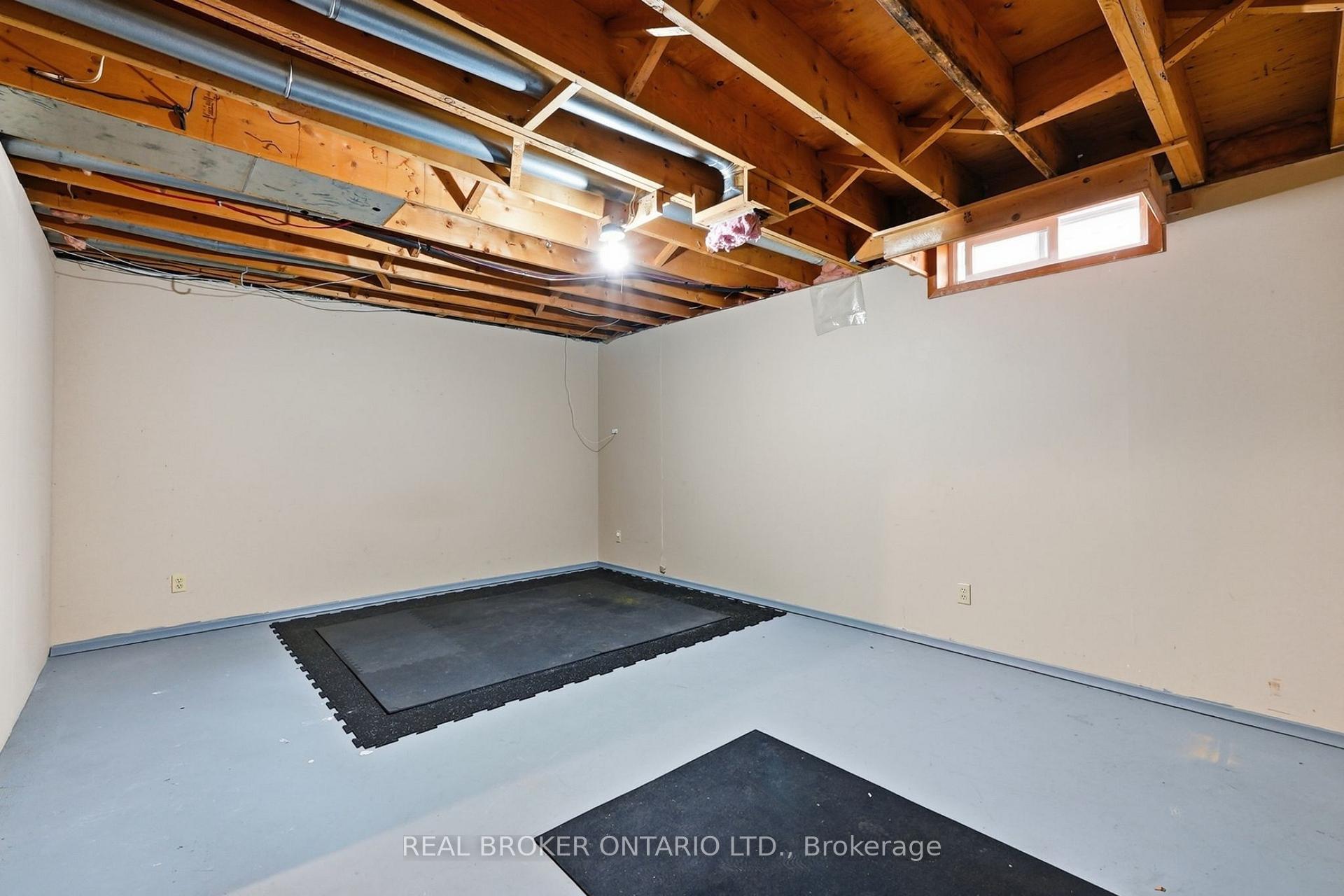 Photo 35 of Unit 1, 435 Kingscourt Drive, Waterloo, Colonial Acres — HOMEH