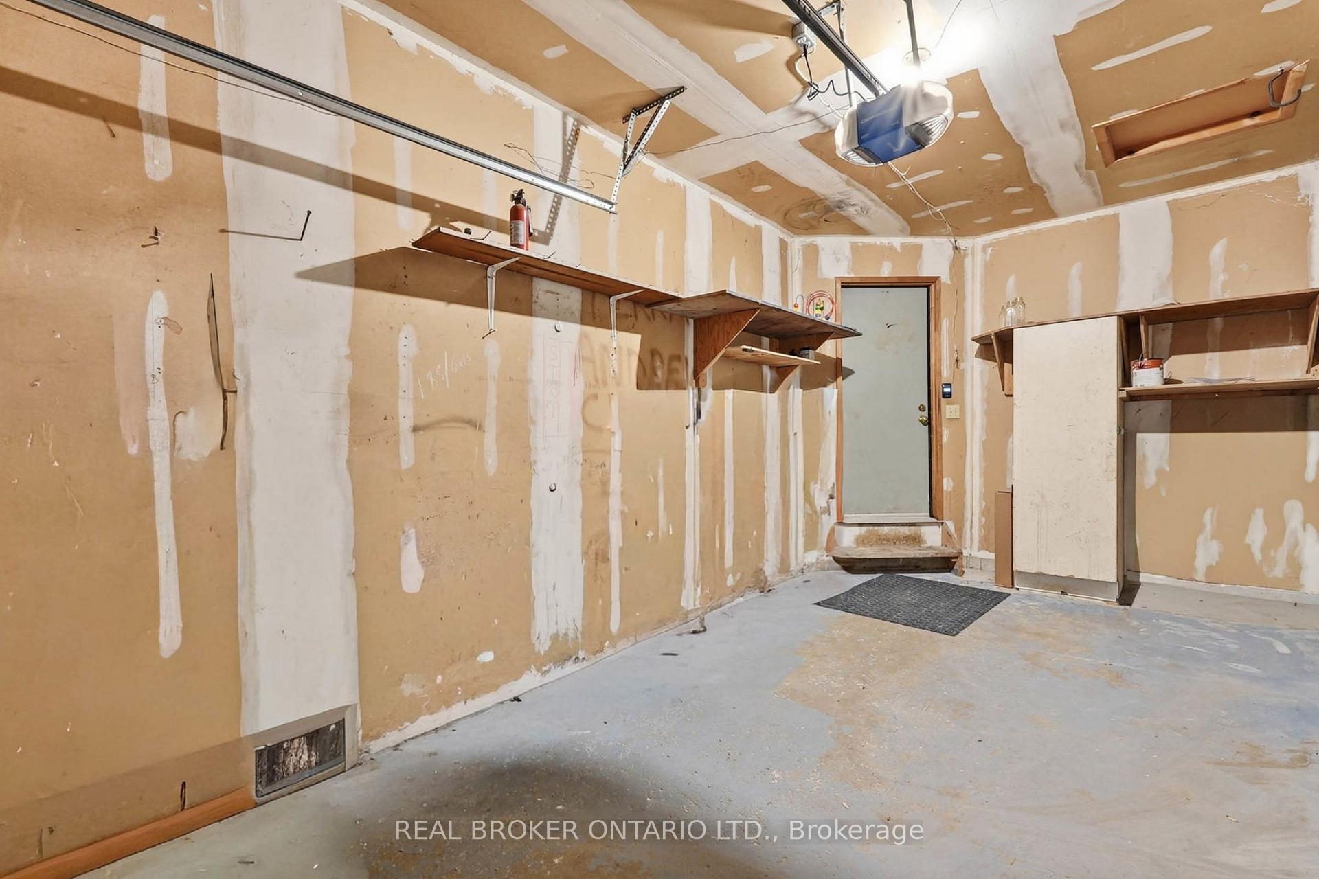 Photo 38 of Unit 1, 435 Kingscourt Drive, Waterloo, Colonial Acres — HOMEH