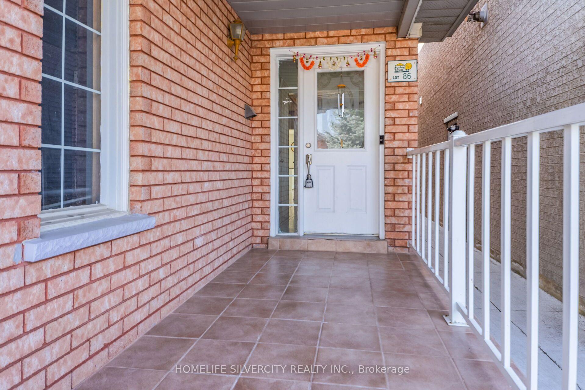 Photo 3 of 14 Sahara Trail, Brampton, Sandringham-Wellington — HOMEH