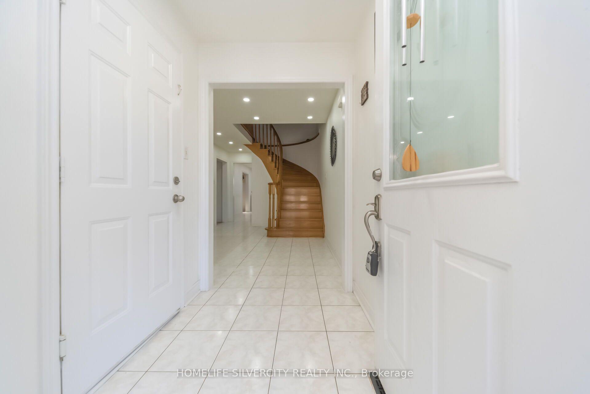 Photo 4 of 14 Sahara Trail, Brampton, Sandringham-Wellington — HOMEH