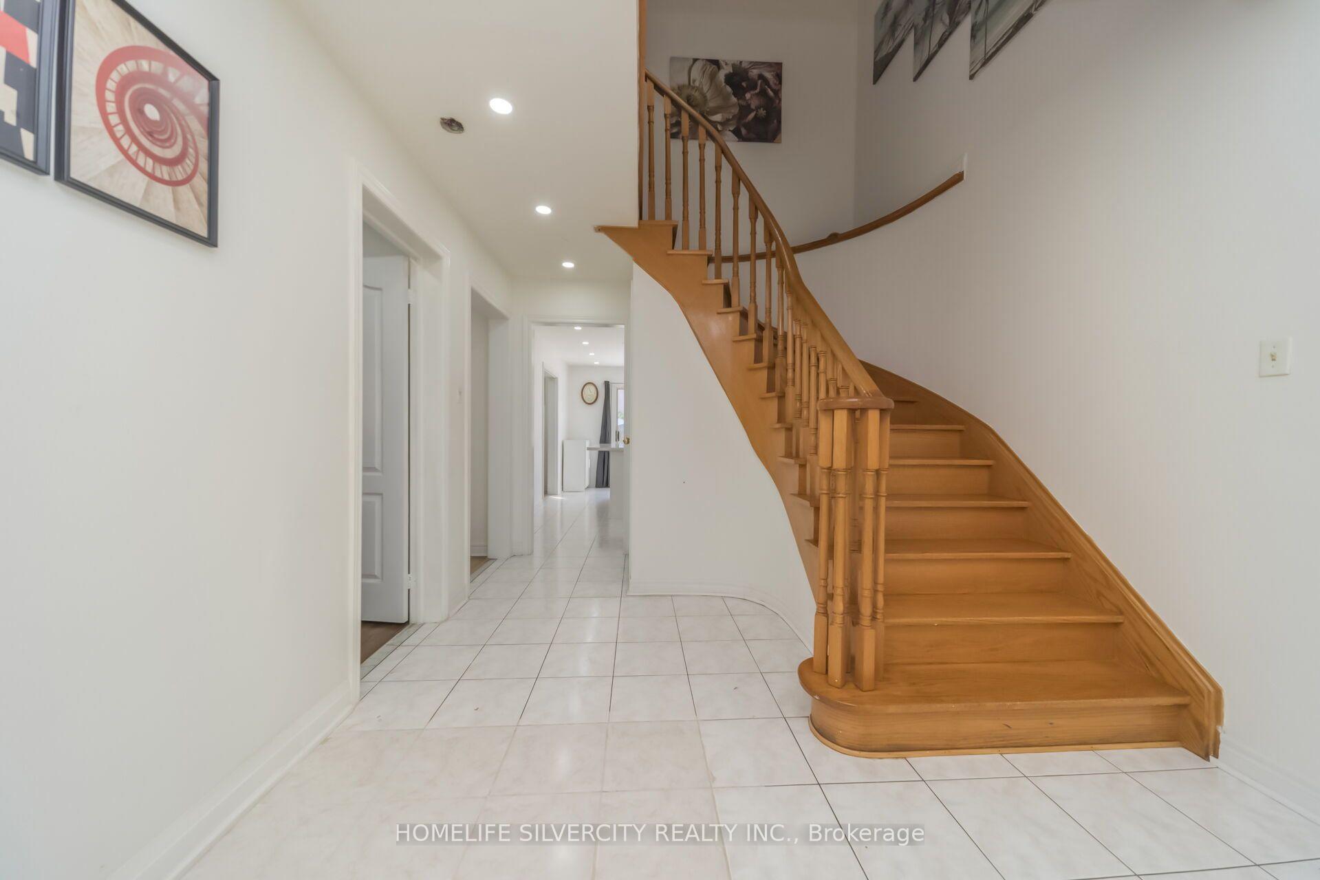 Photo 8 of 14 Sahara Trail, Brampton, Sandringham-Wellington — HOMEH