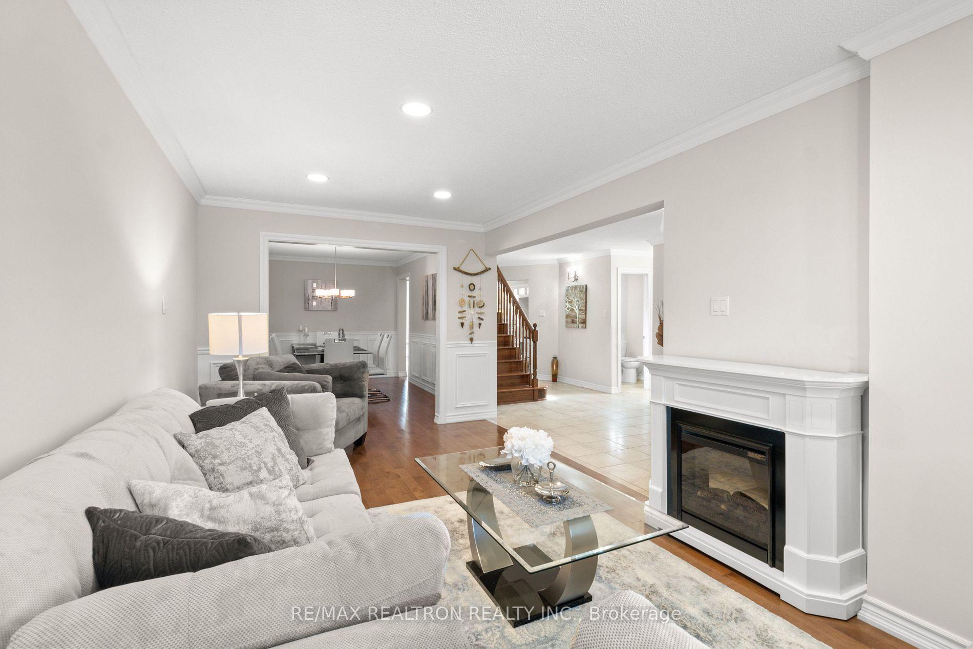 Photo 3 of 183 Holmes Avenue, North York, Willowdale East — HOMEH