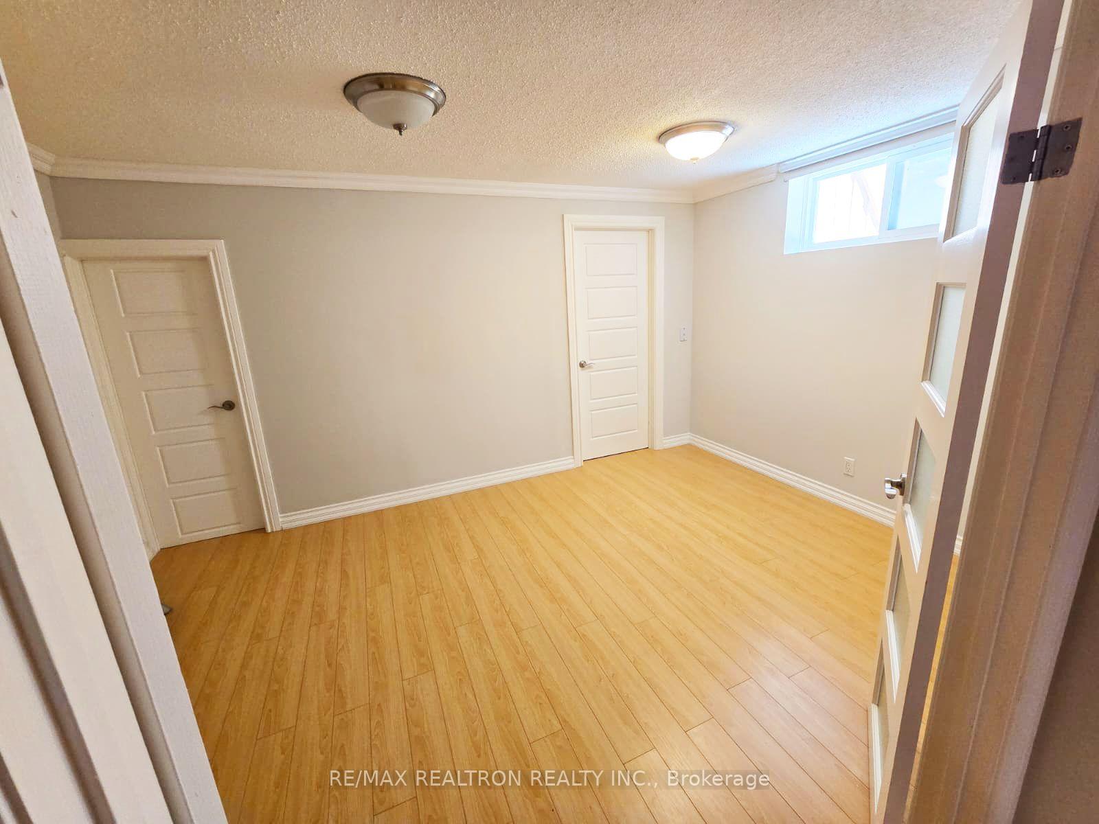 Photo 17 of 183 Holmes Avenue, North York, Willowdale East — HOMEH