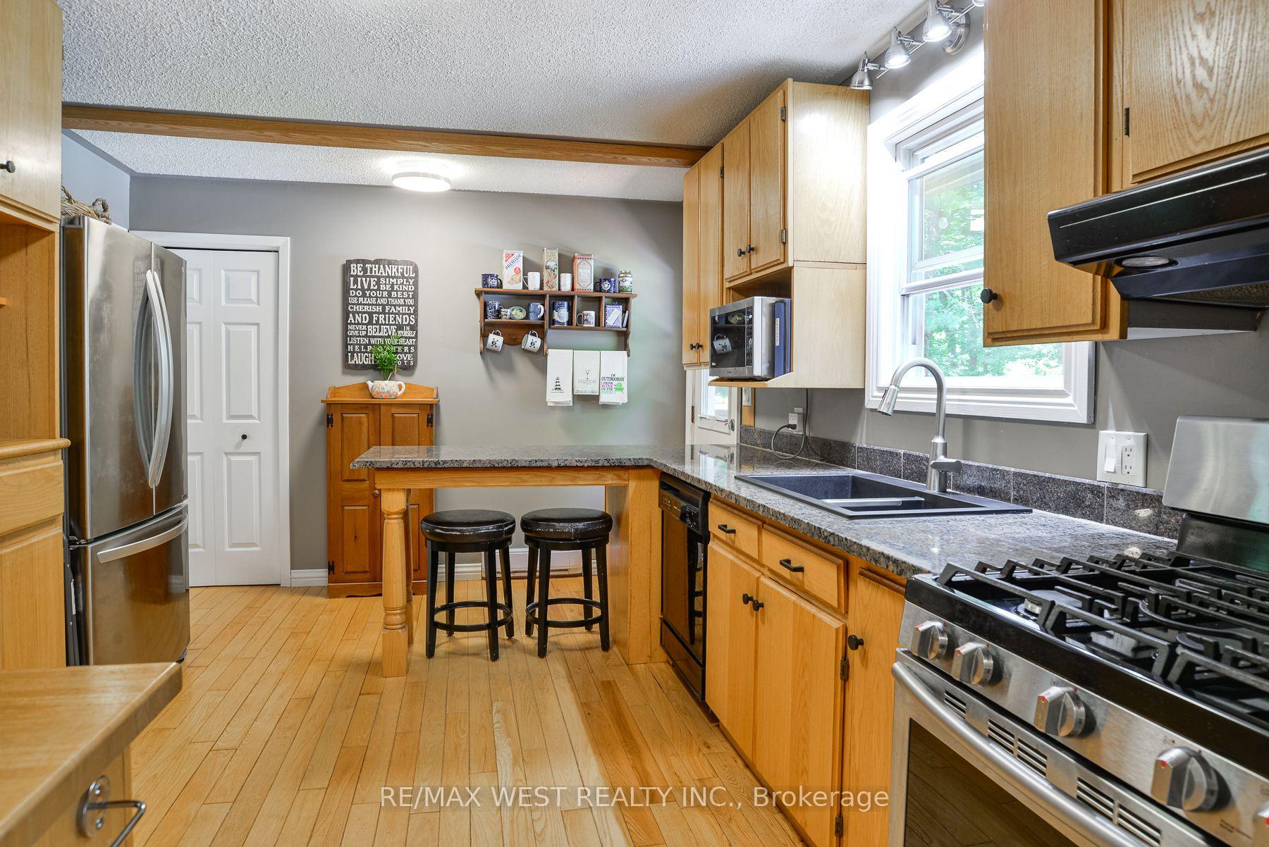 Photo 6 of 3 Mccrank Drive, Bracebridge, Monck (Bracebridge) — HOMEH