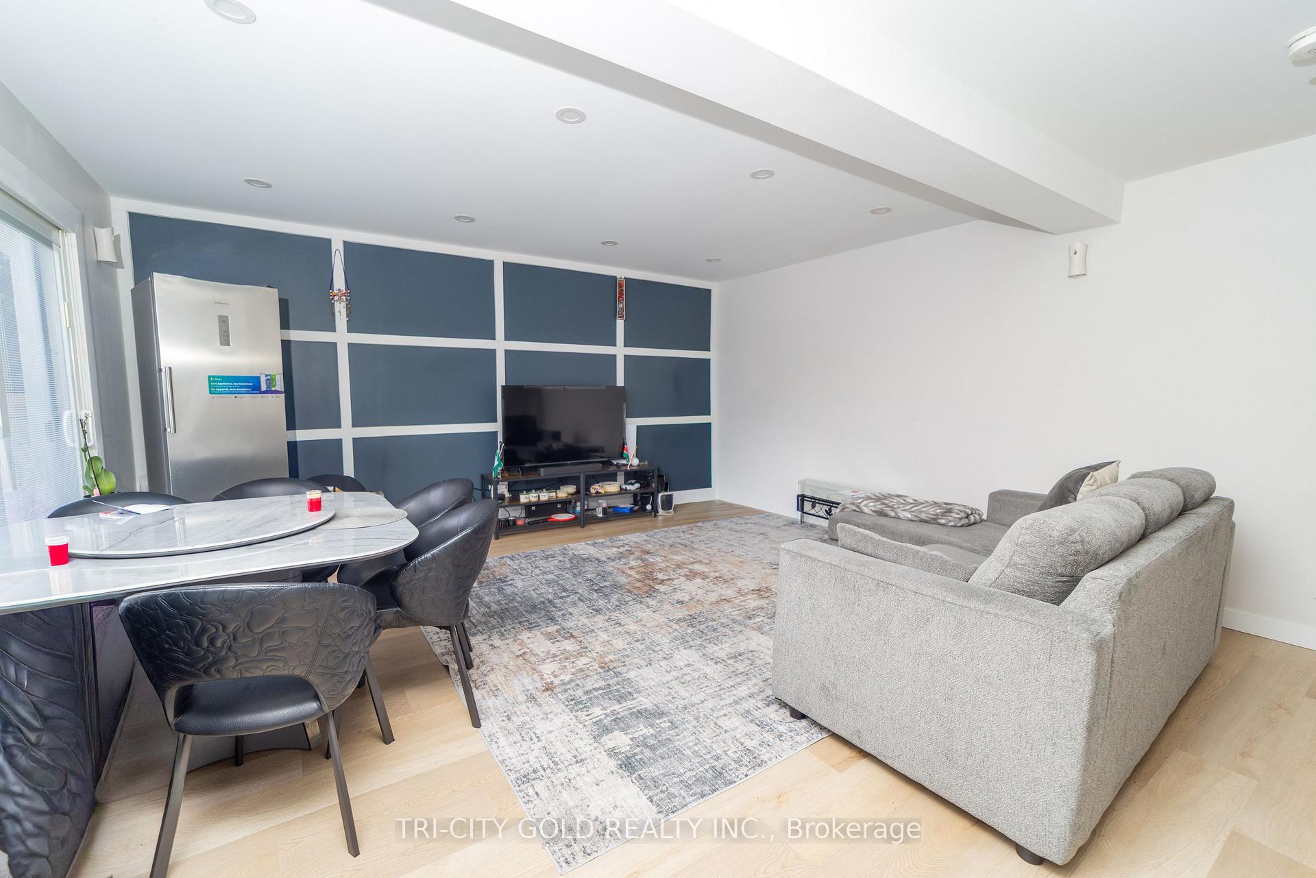 Photo 3 of 3 Holmstead Court, Brampton, Central Park — HOMEH