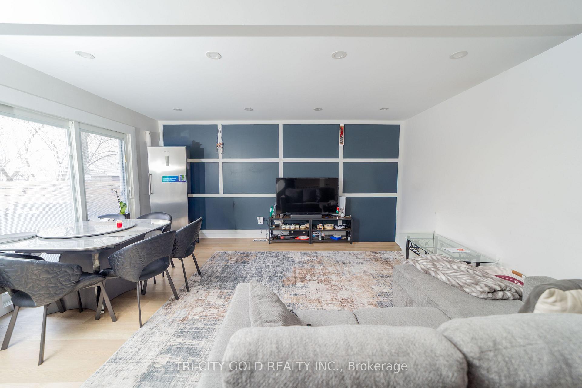 Photo 4 of 3 Holmstead Court, Brampton, Central Park — HOMEH