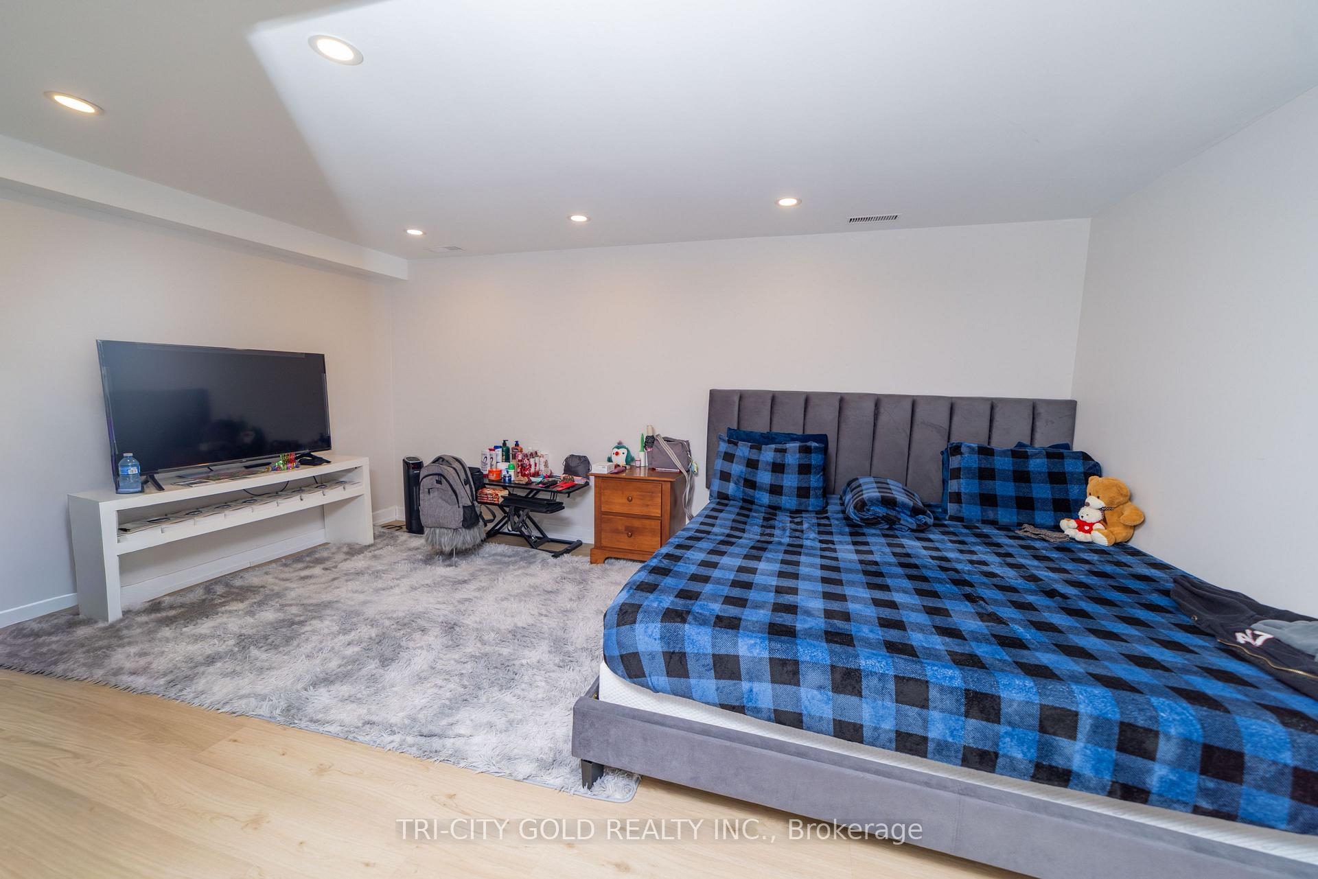 Photo 13 of 3 Holmstead Court, Brampton, Central Park — HOMEH