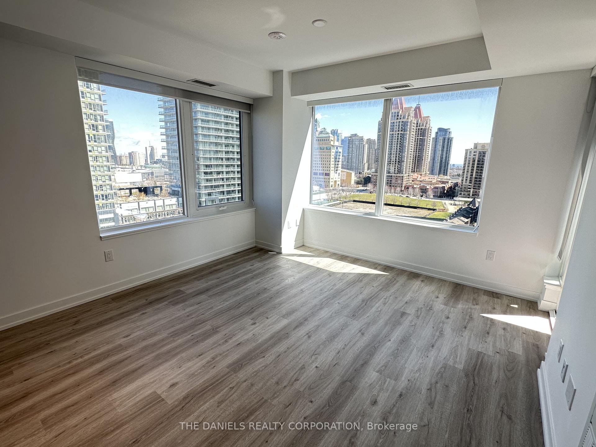 Photo 7 of Unit 1004, 395 Square One Drive, Mississauga, City Centre — HOMEH