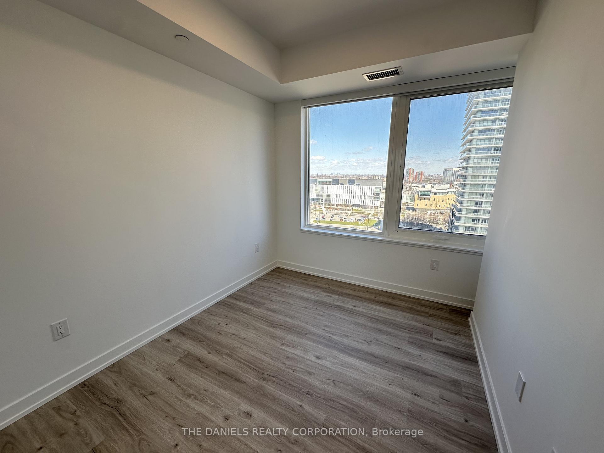 Photo 8 of Unit 1004, 395 Square One Drive, Mississauga, City Centre — HOMEH