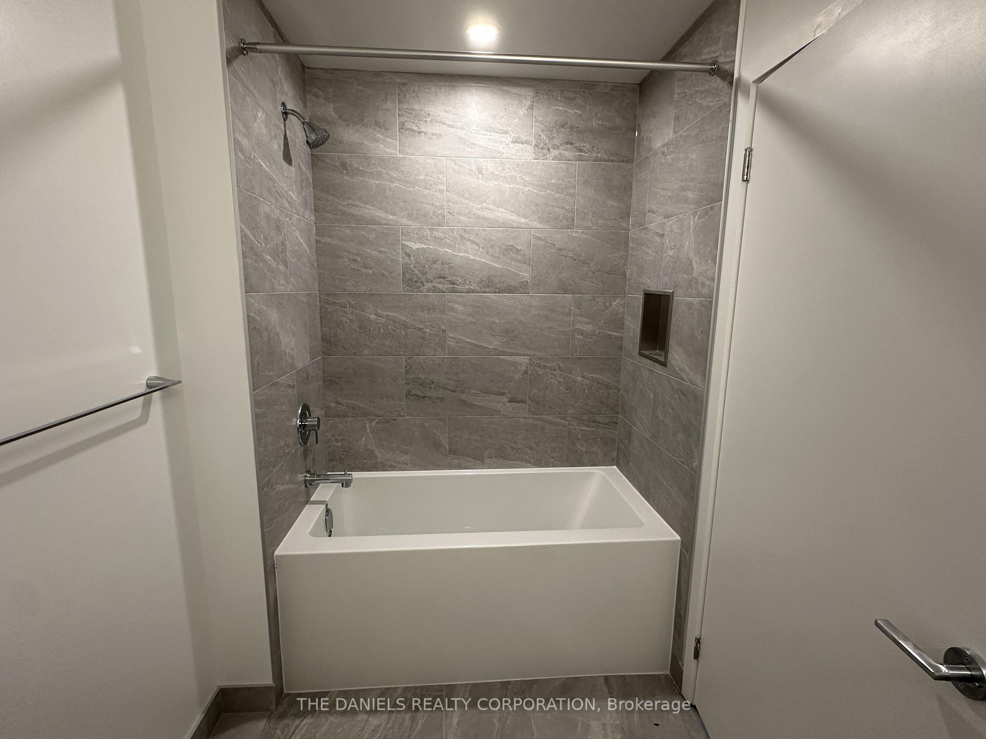 Photo 11 of Unit 1004, 395 Square One Drive, Mississauga, City Centre — HOMEH