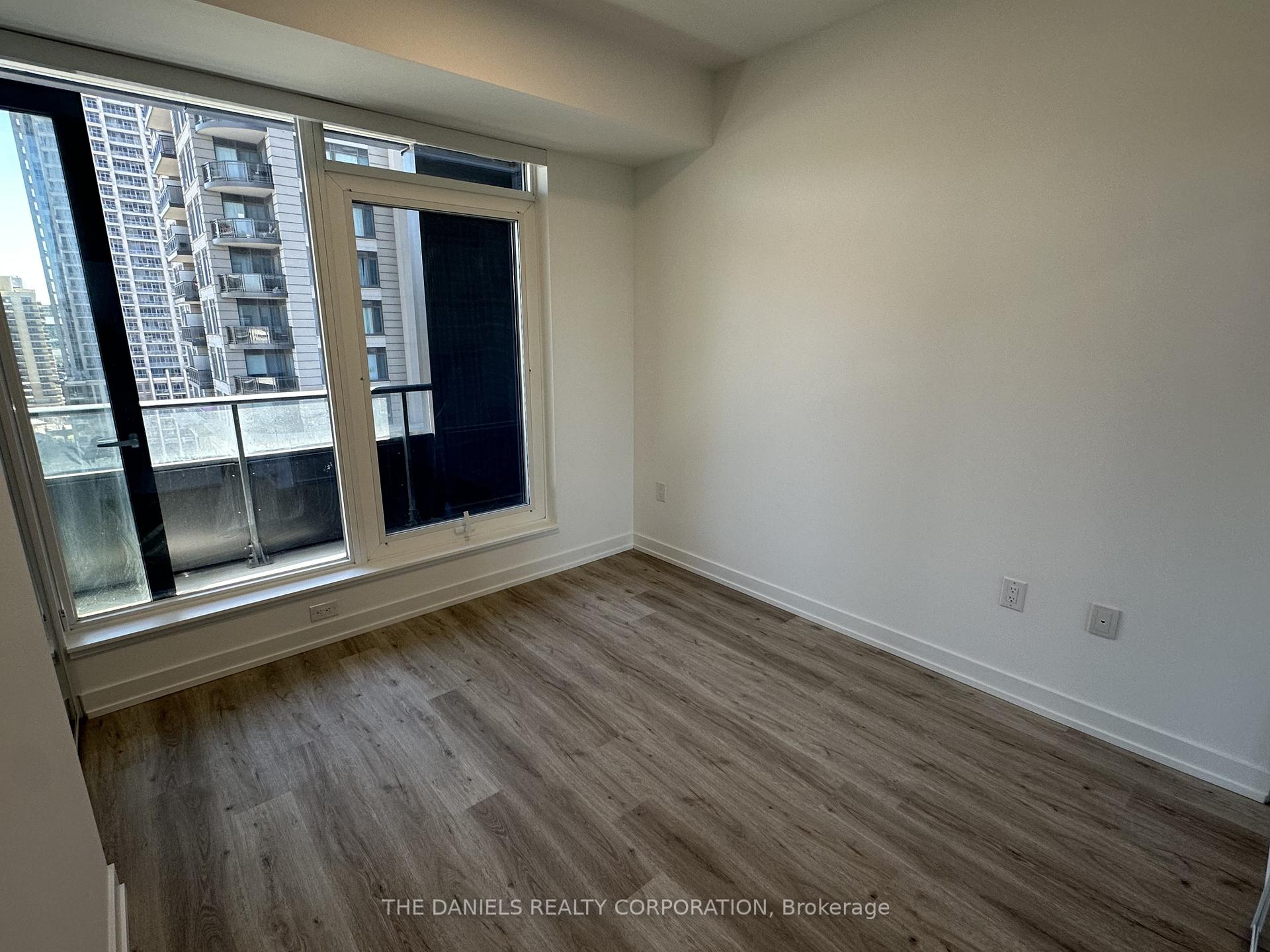 Photo 12 of Unit 1004, 395 Square One Drive, Mississauga, City Centre — HOMEH
