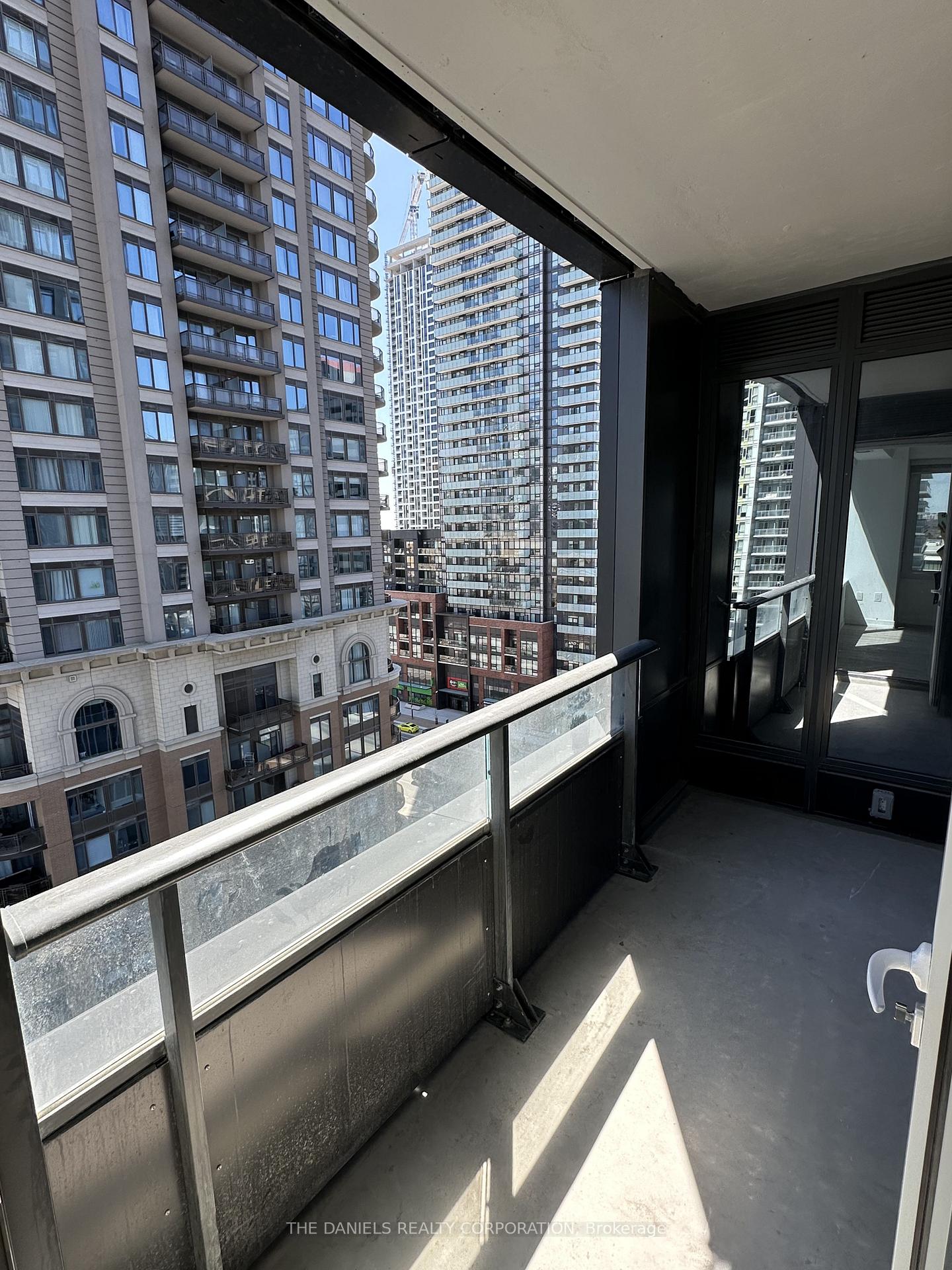 Photo 15 of Unit 1004, 395 Square One Drive, Mississauga, City Centre — HOMEH