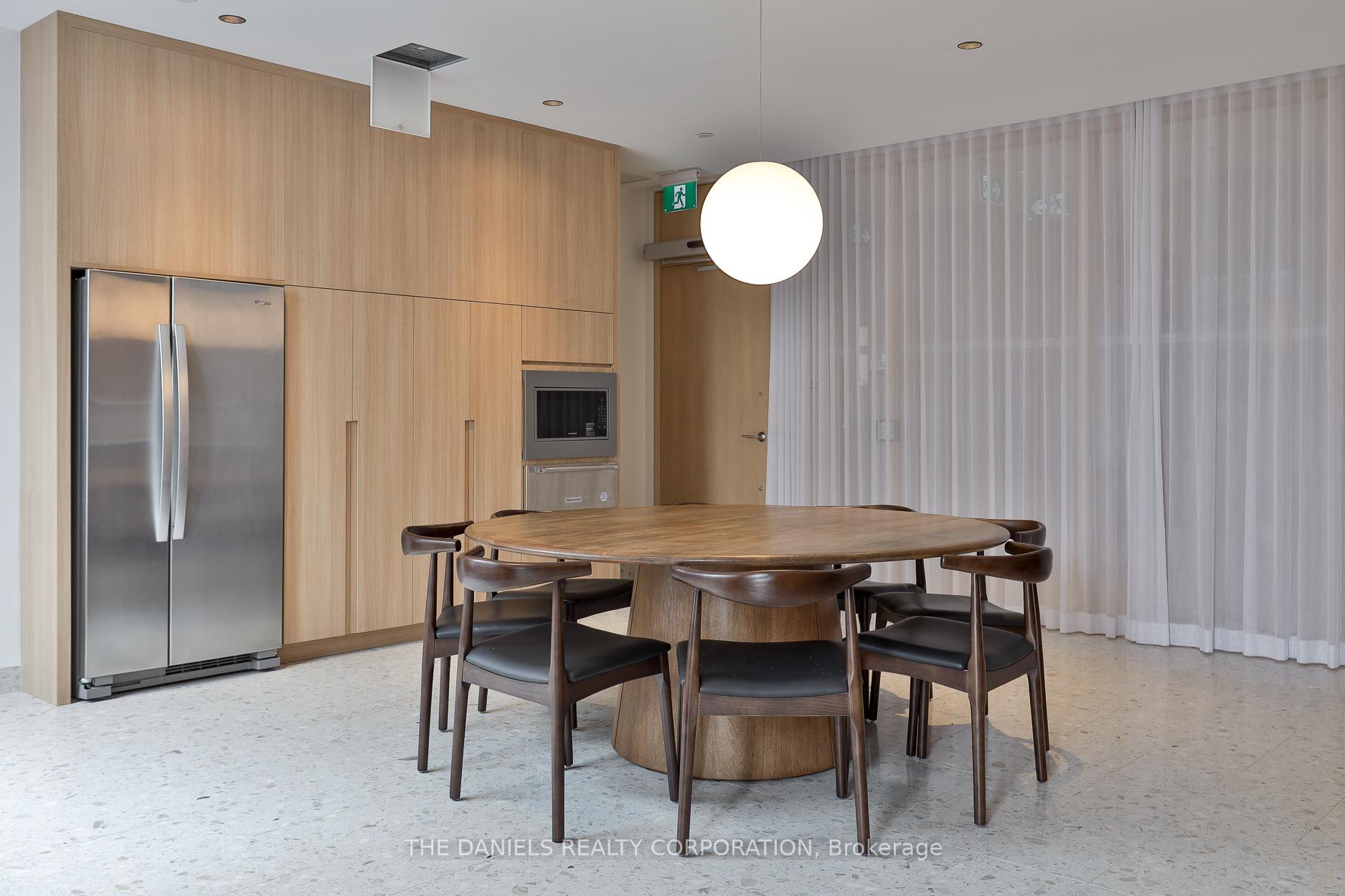Photo 32 of Unit 1004, 395 Square One Drive, Mississauga, City Centre — HOMEH