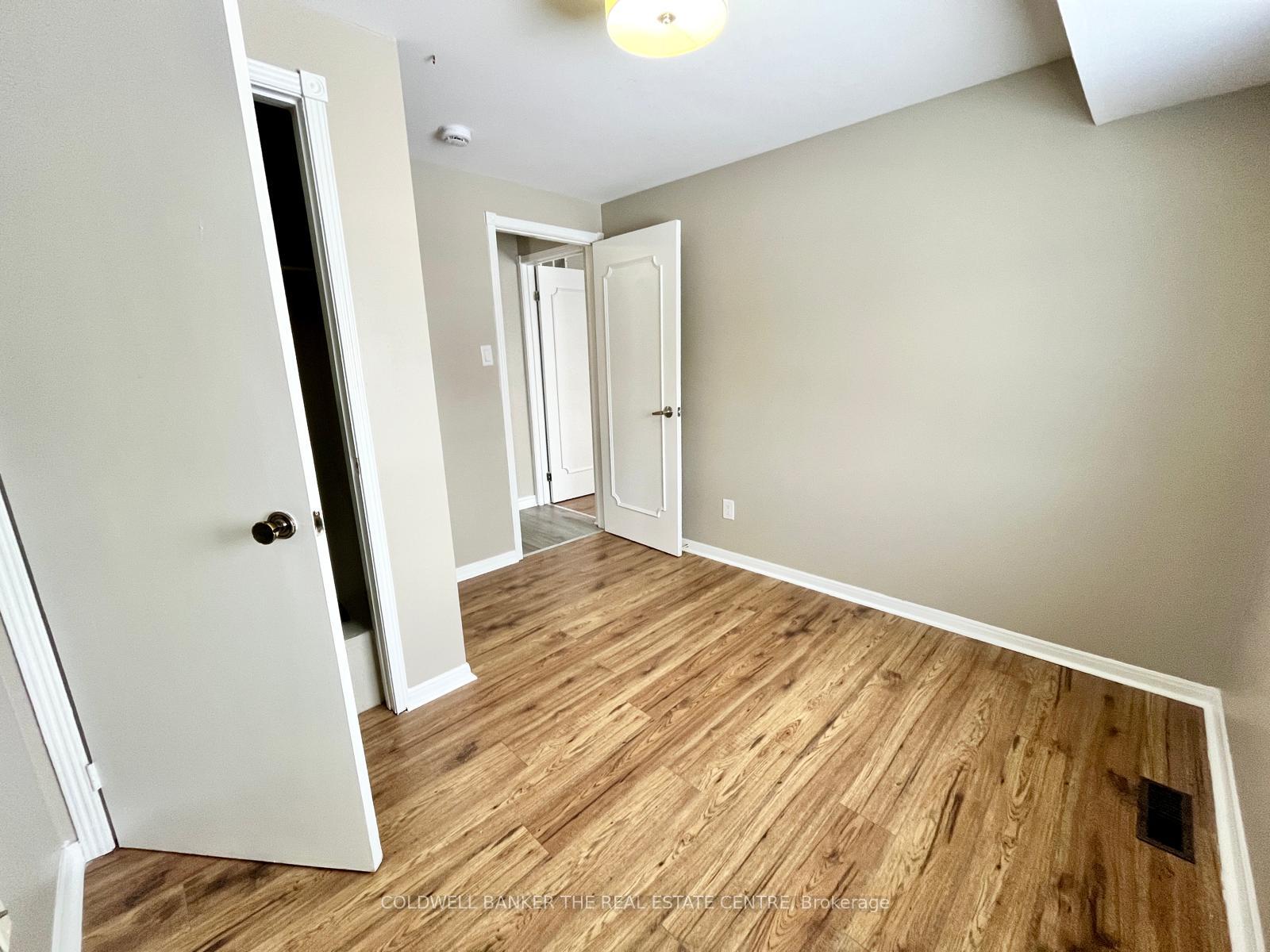 Photo 6 of 11 Chaucer Crescent, Barrie, Letitia Heights — HOMEH