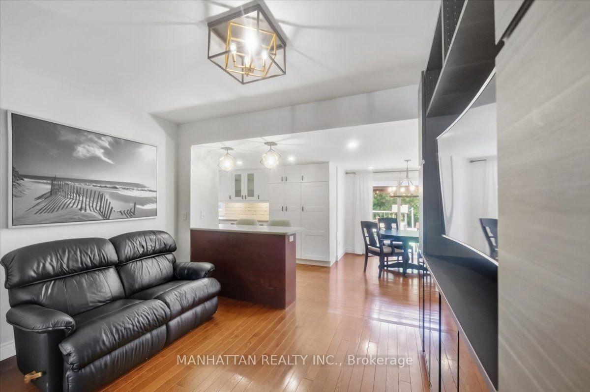 Photo 16 of 10 Victor Drive, Whitchurch-Stouffville, Rural Whitchurch-Stouffville — HOMEH