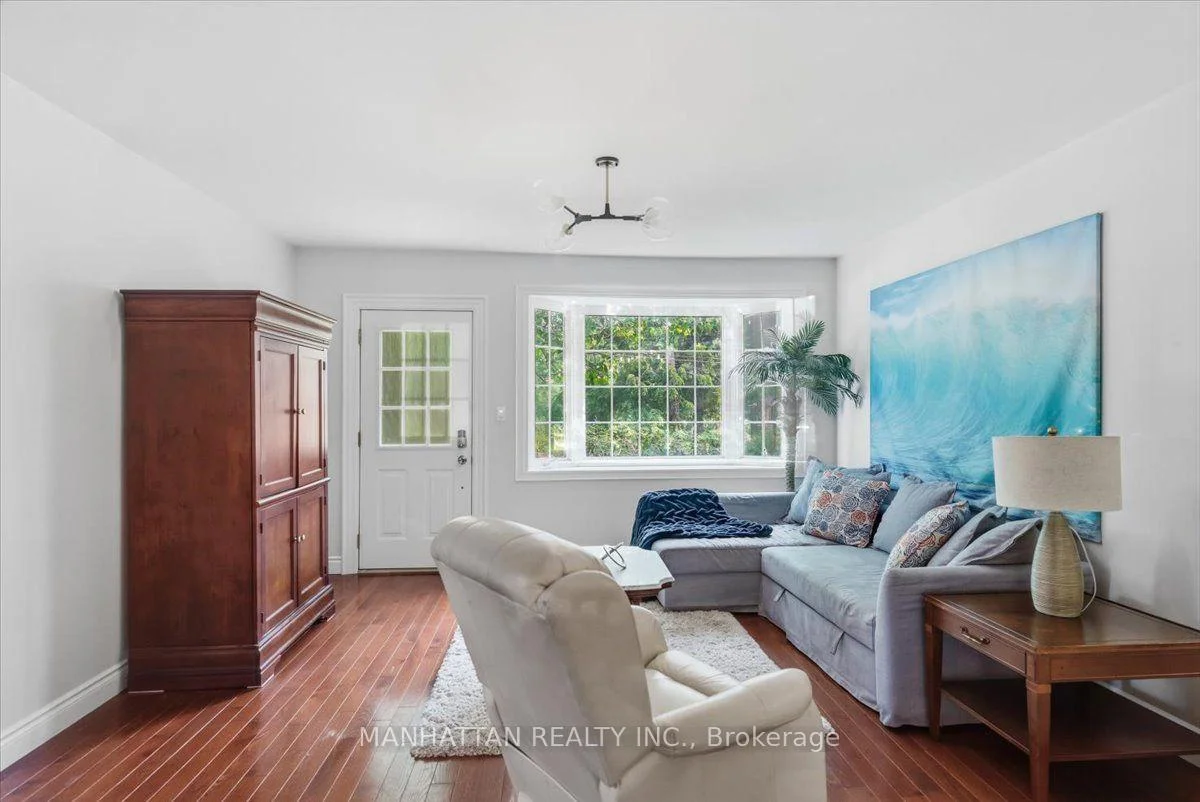 Photo 5 of 10 Victor Drive, Whitchurch-Stouffville, Rural Whitchurch-Stouffville — HOMEH