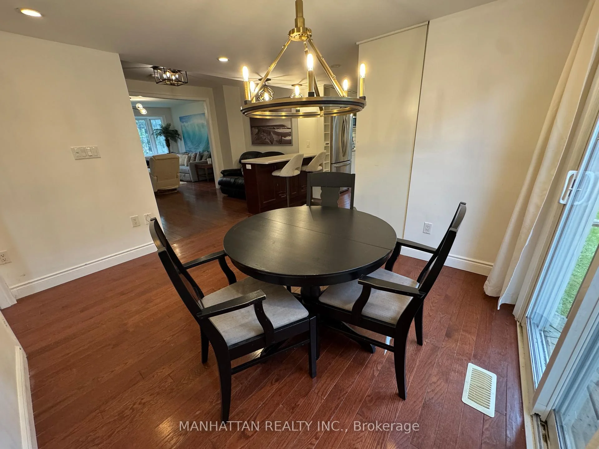 Photo 12 of 10 Victor Drive, Whitchurch-Stouffville, Rural Whitchurch-Stouffville — HOMEH