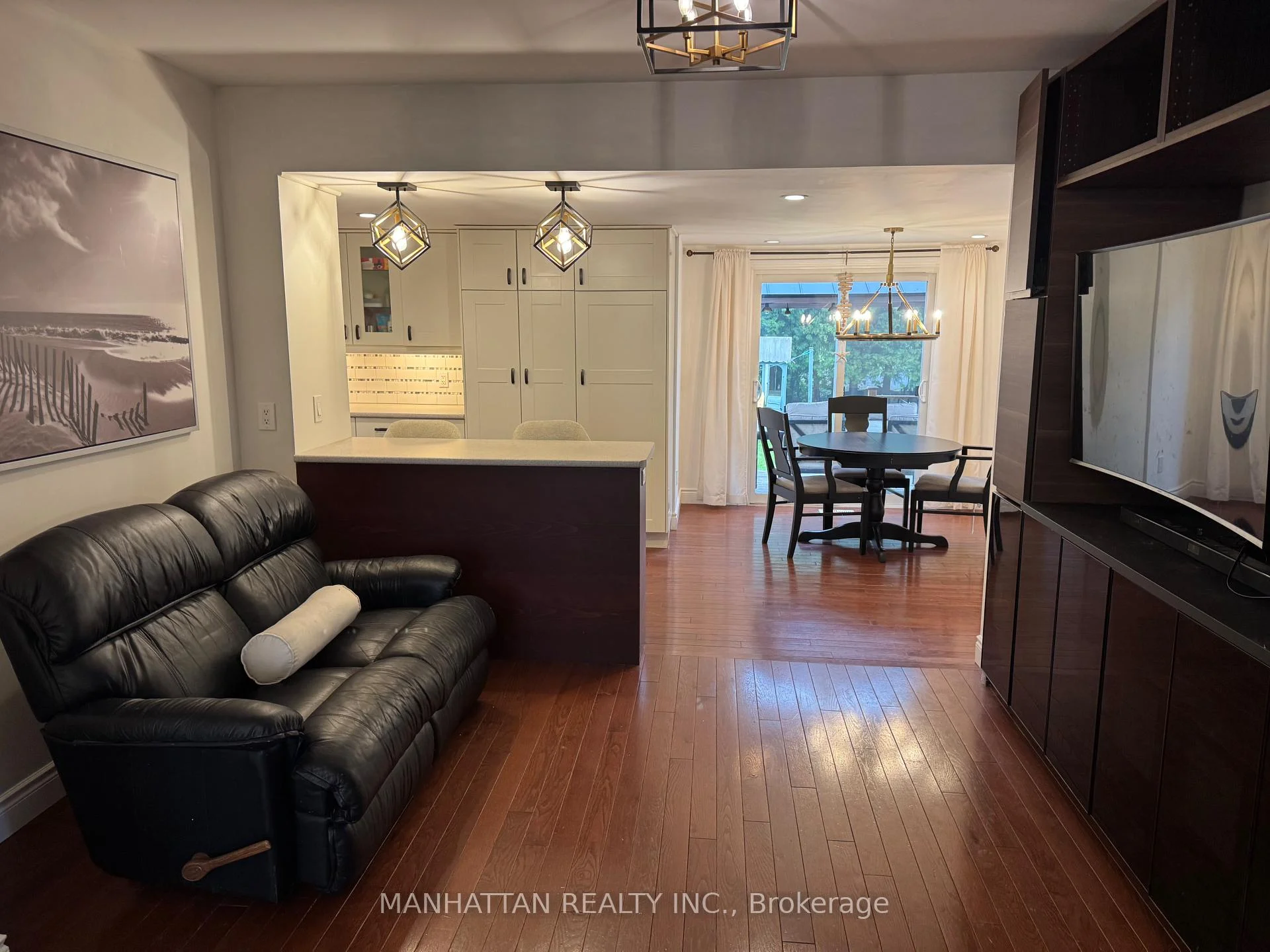 Photo 13 of 10 Victor Drive, Whitchurch-Stouffville, Rural Whitchurch-Stouffville — HOMEH