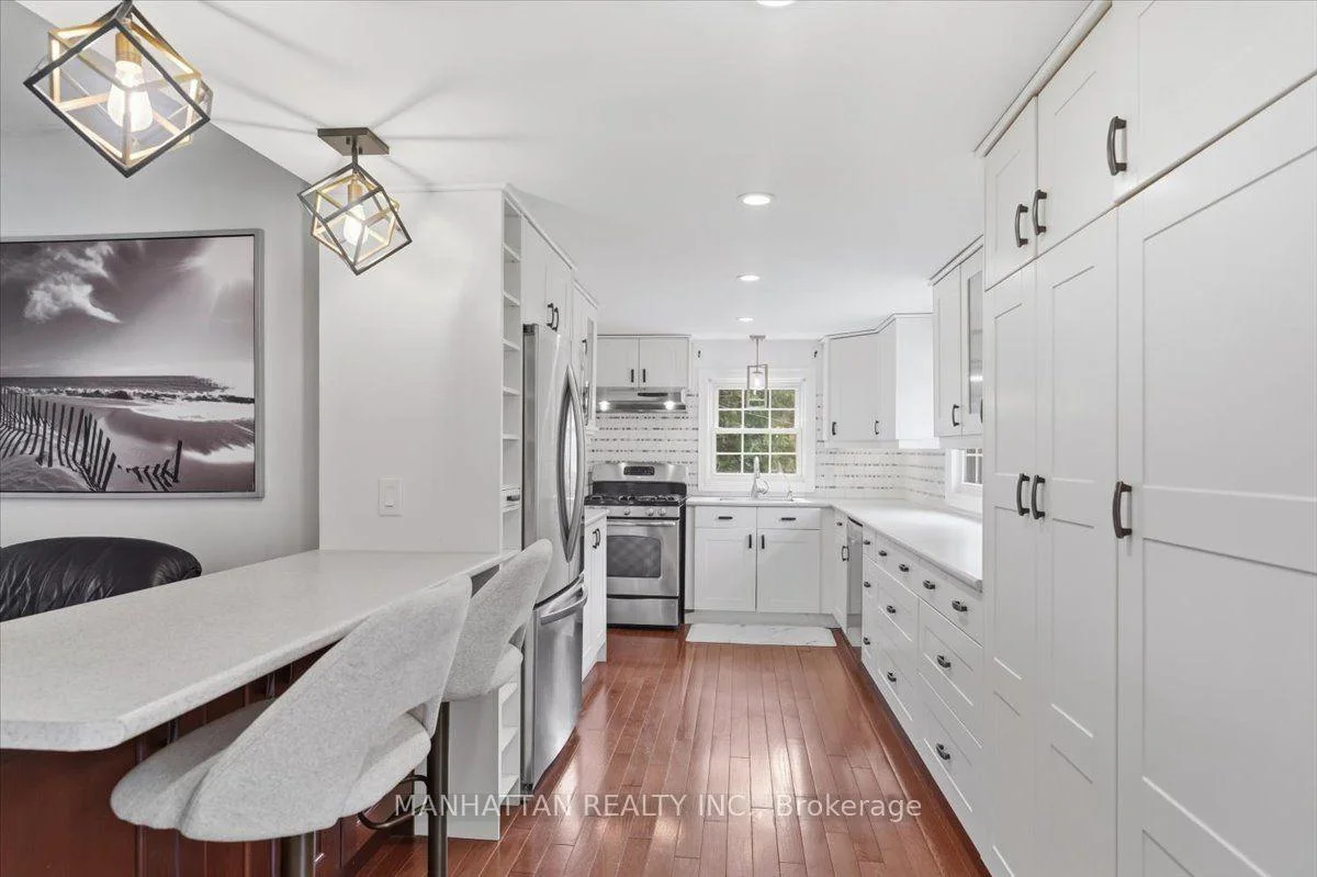 Photo 15 of 10 Victor Drive, Whitchurch-Stouffville, Rural Whitchurch-Stouffville — HOMEH