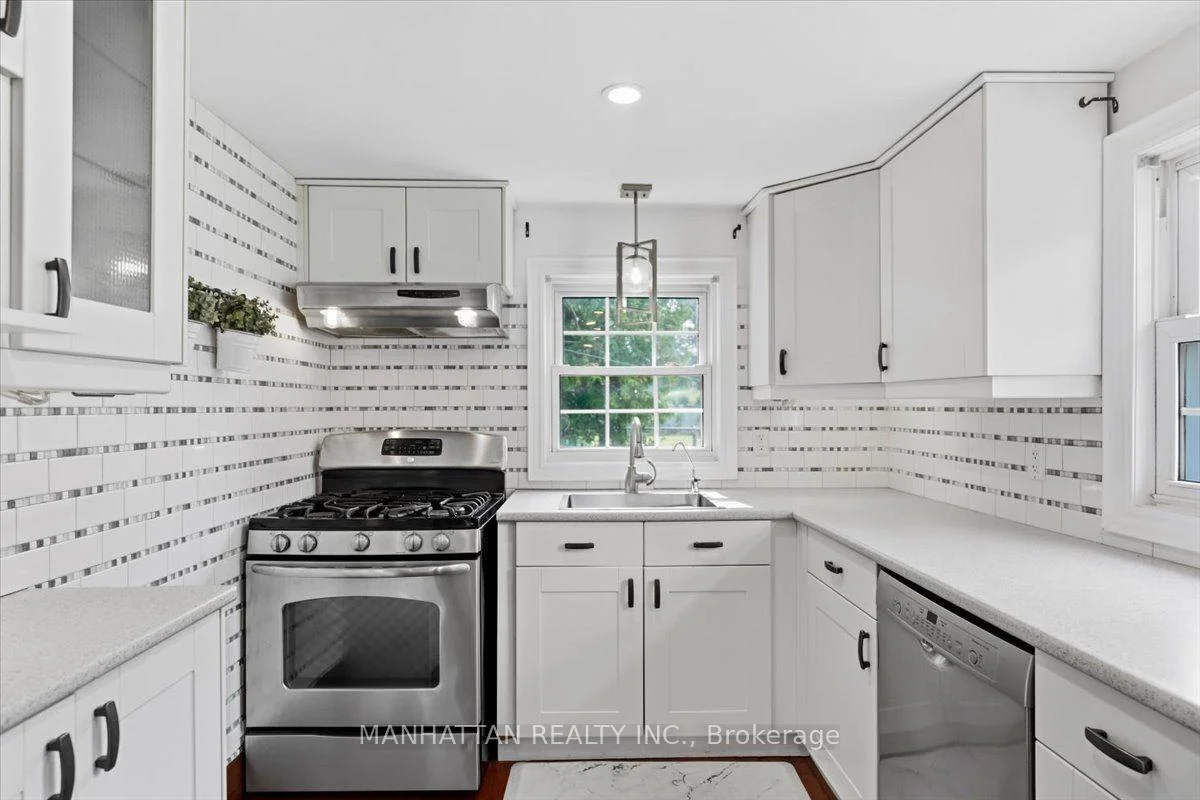 Photo 22 of 10 Victor Drive, Whitchurch-Stouffville, Rural Whitchurch-Stouffville — HOMEH