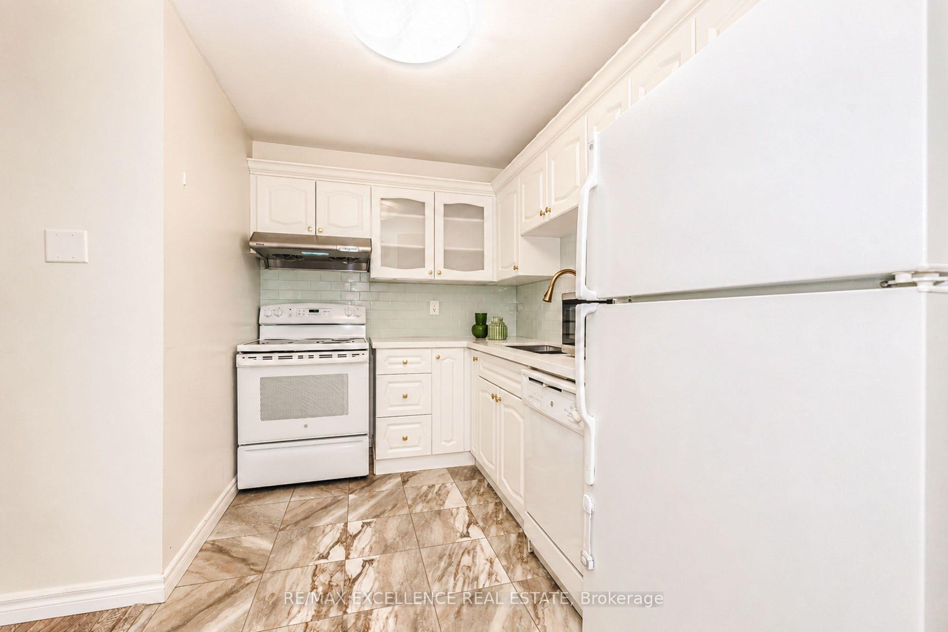 Photo 16 of Unit 202, 4205 Shipp Drive, Mississauga, City Centre — HOMEH