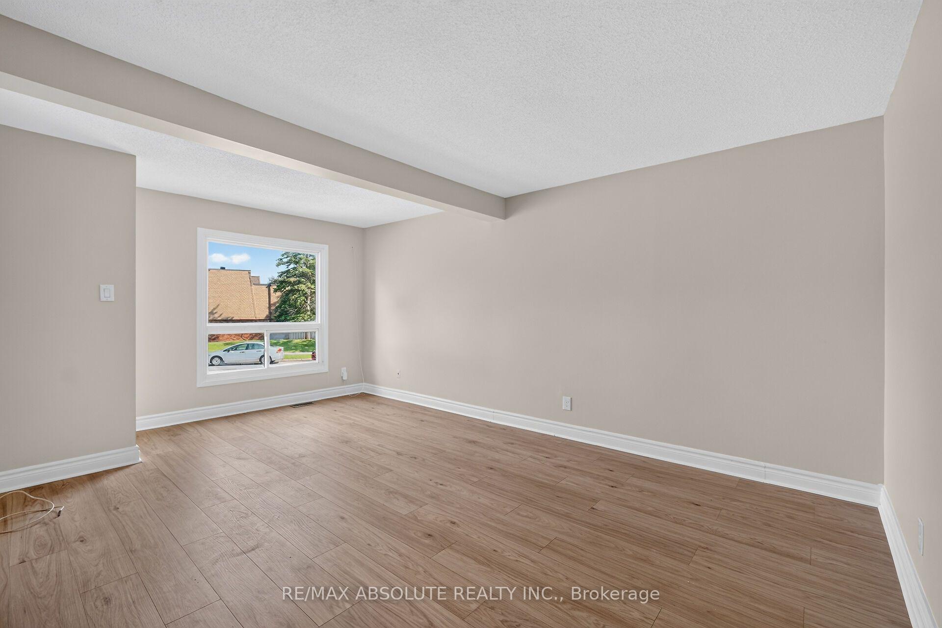 Photo 4 of Unit 49, 3266 Uplands Drive, Ottawa, Hunt Club — HOMEH