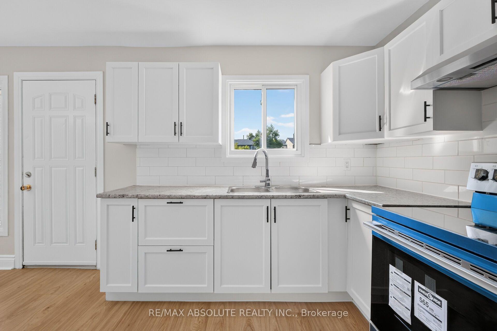 Photo 6 of Unit 49, 3266 Uplands Drive, Ottawa, Hunt Club — HOMEH