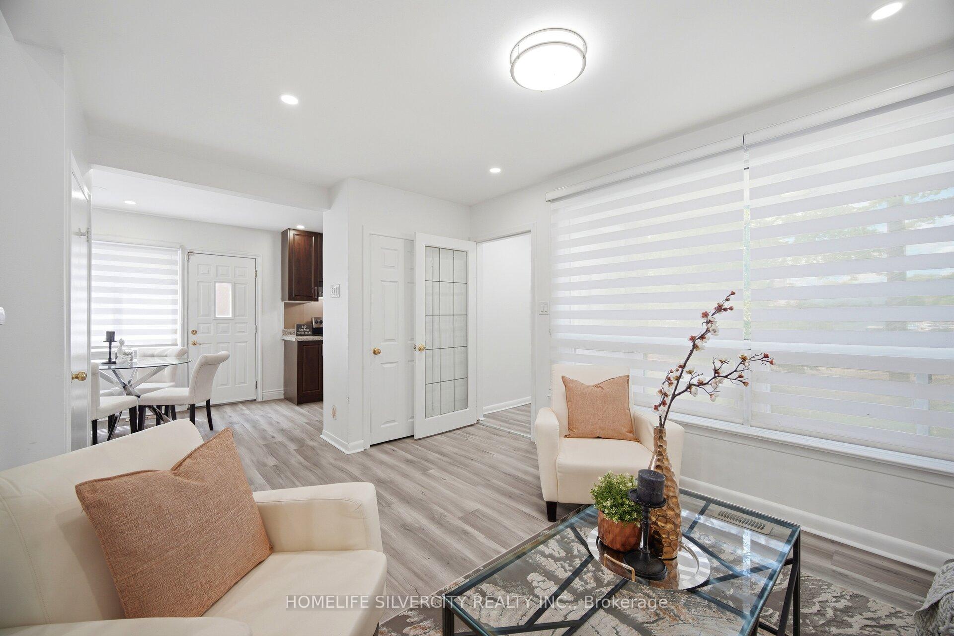 Photo 9 of 29 Brookmere Road, Etobicoke, Rexdale-Kipling — HOMEH
