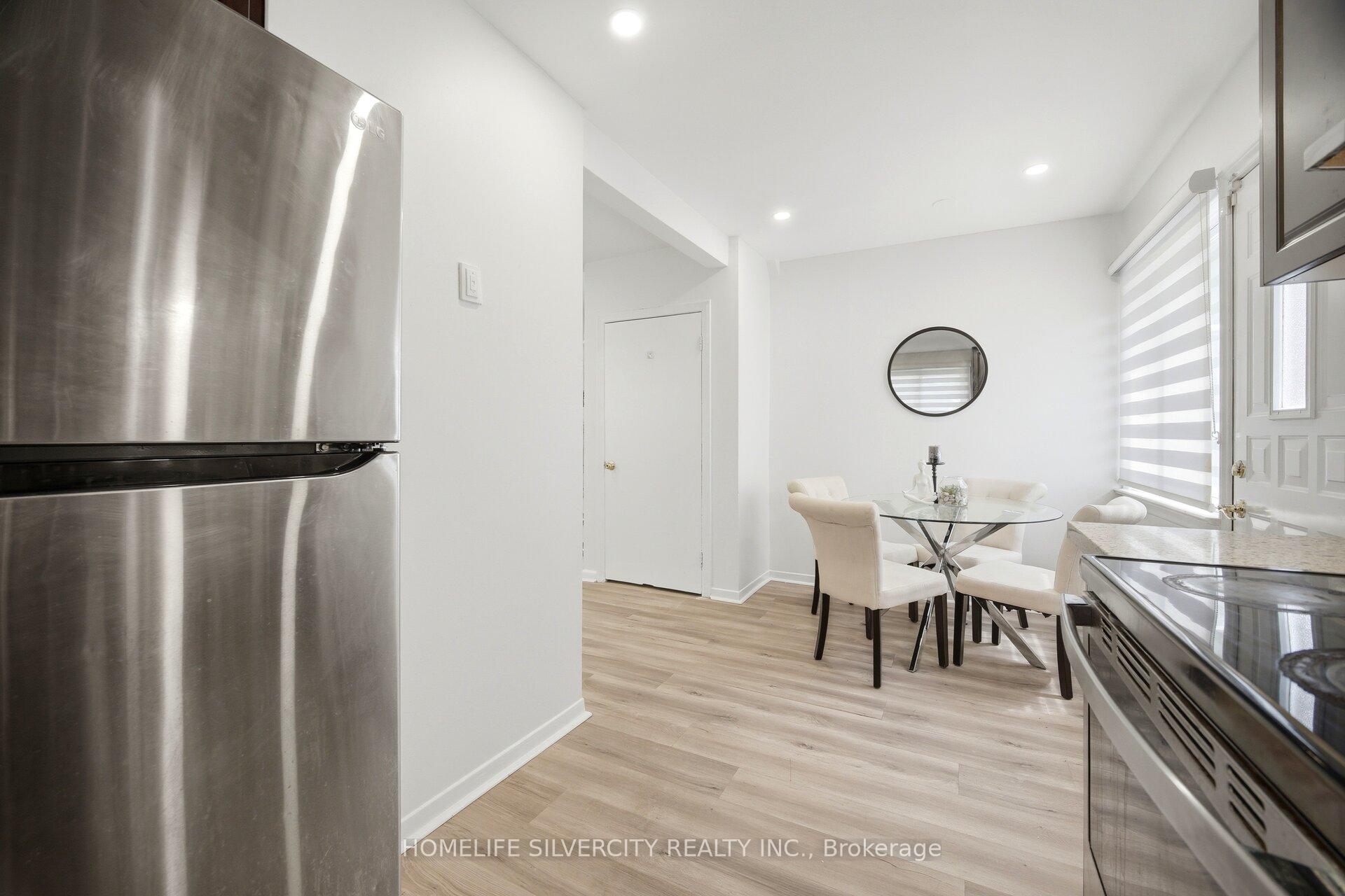 Photo 16 of 29 Brookmere Road, Etobicoke, Rexdale-Kipling — HOMEH