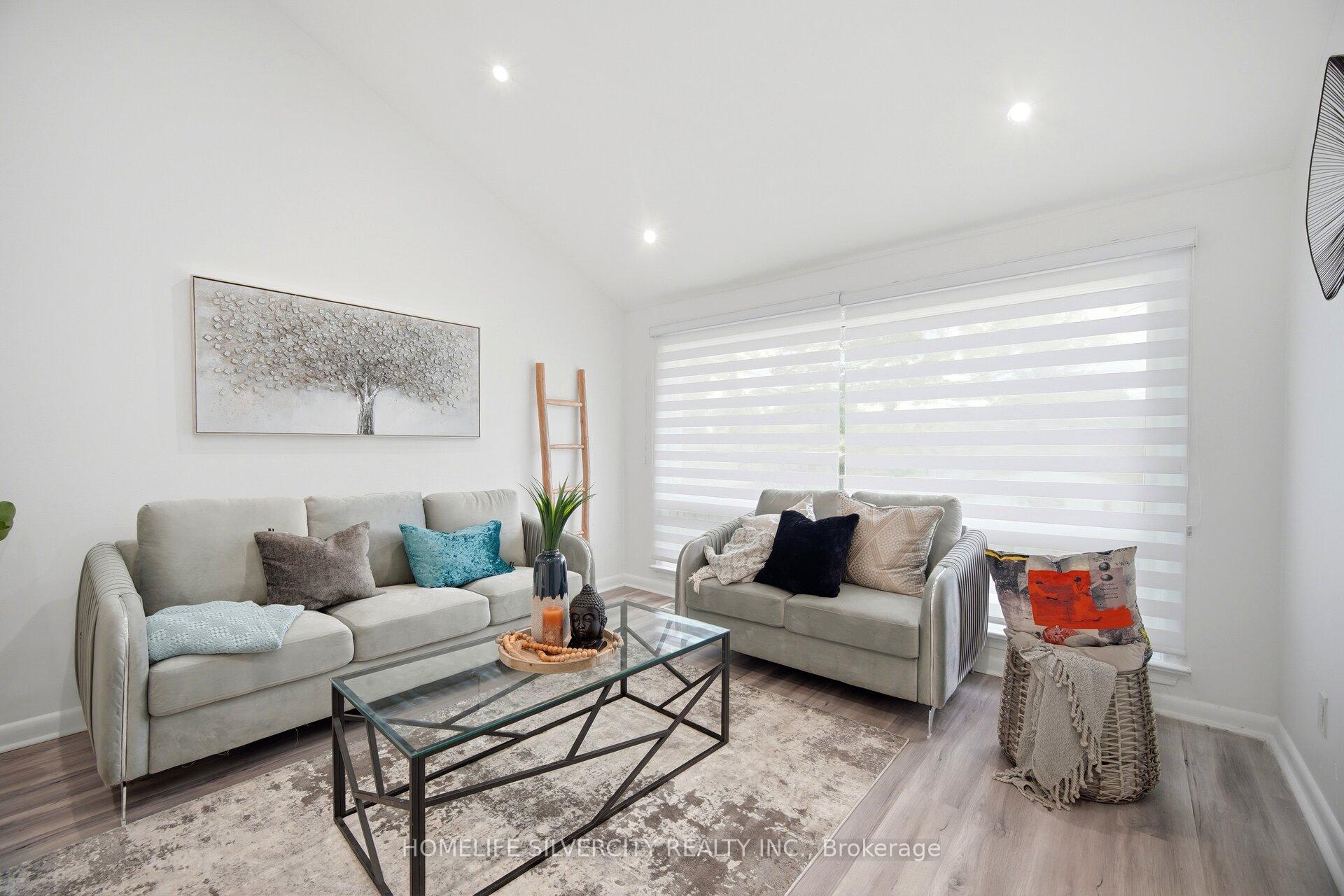 Photo 18 of 29 Brookmere Road, Etobicoke, Rexdale-Kipling — HOMEH