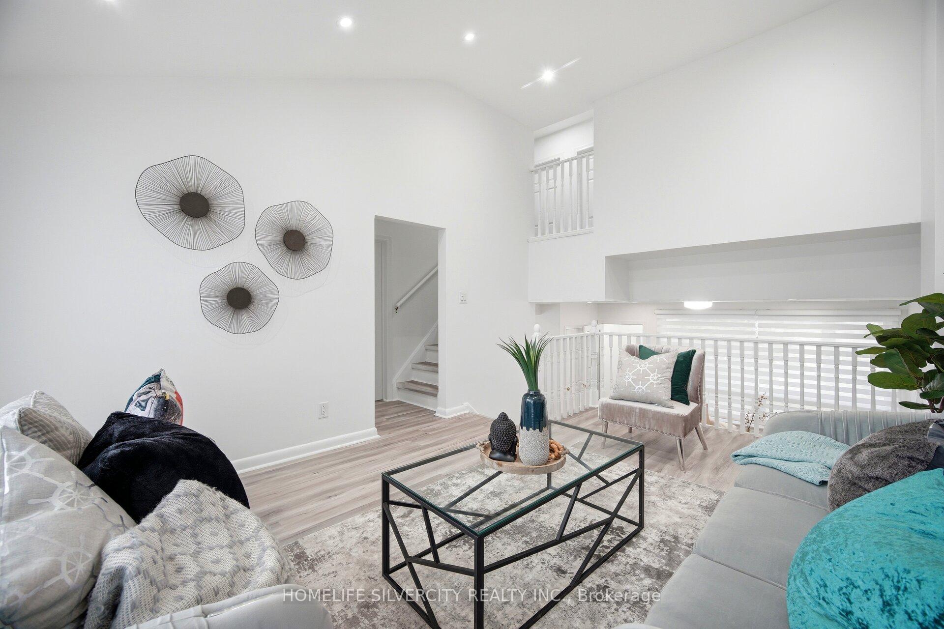Photo 21 of 29 Brookmere Road, Etobicoke, Rexdale-Kipling — HOMEH