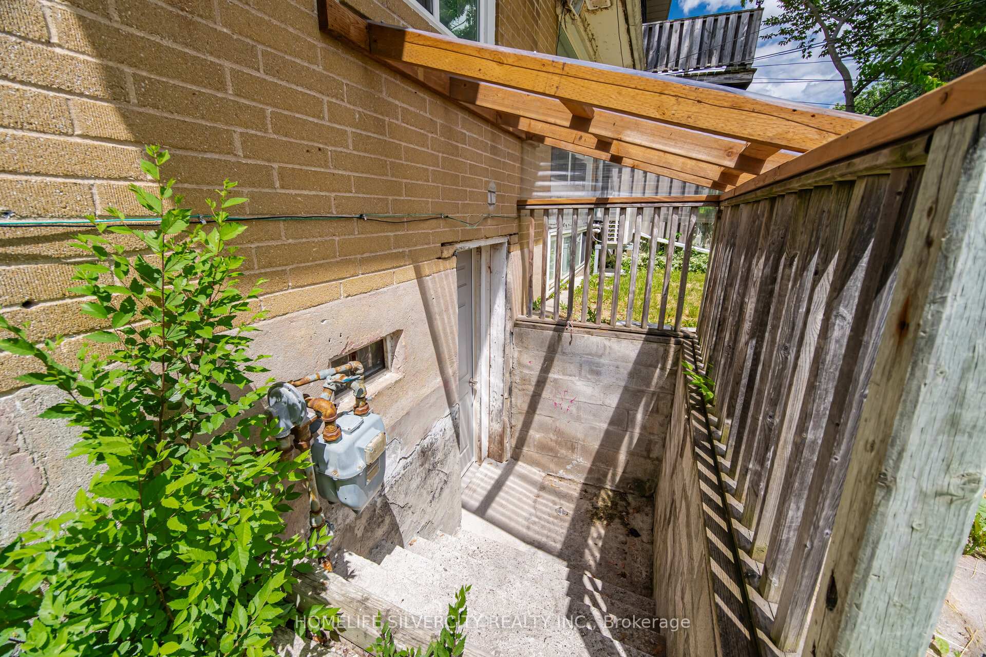 Photo 32 of 29 Brookmere Road, Etobicoke, Rexdale-Kipling — HOMEH