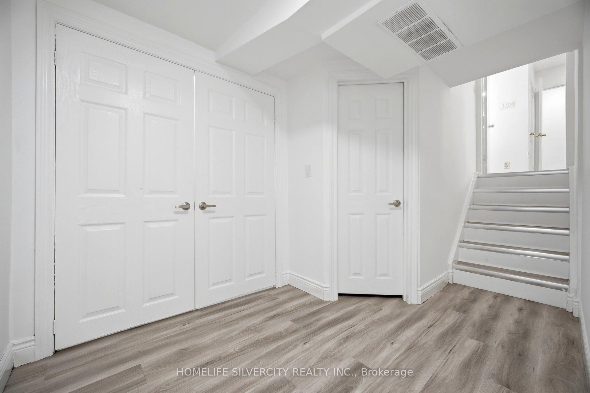 Photo 33 of 29 Brookmere Road, Etobicoke, Rexdale-Kipling — HOMEH