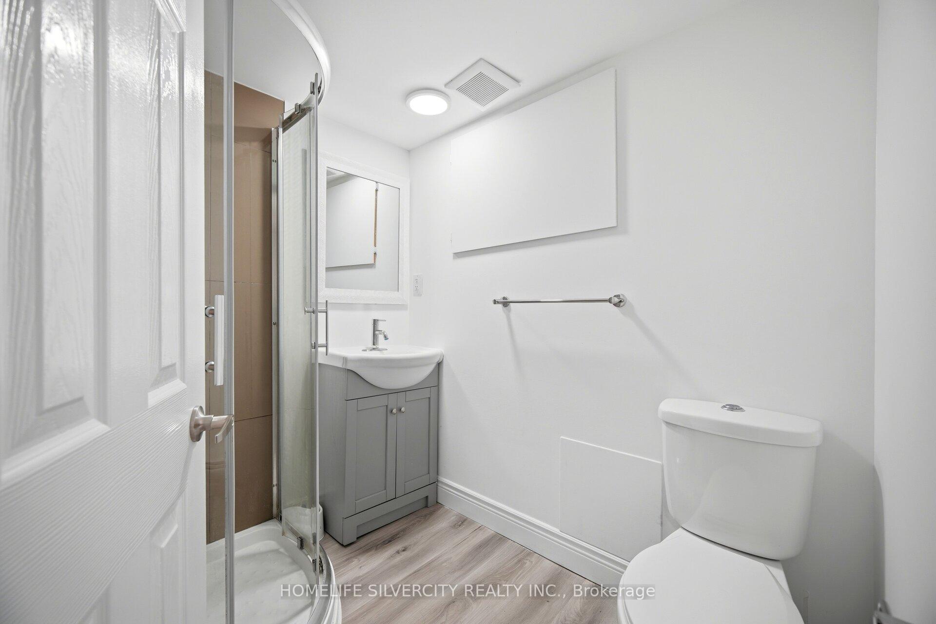Photo 37 of 29 Brookmere Road, Etobicoke, Rexdale-Kipling — HOMEH