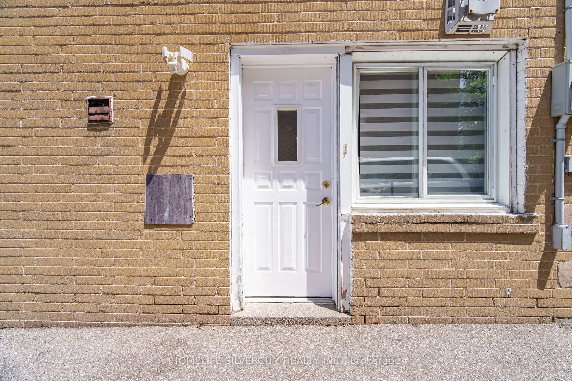 Photo 39 of 29 Brookmere Road, Etobicoke, Rexdale-Kipling — HOMEH