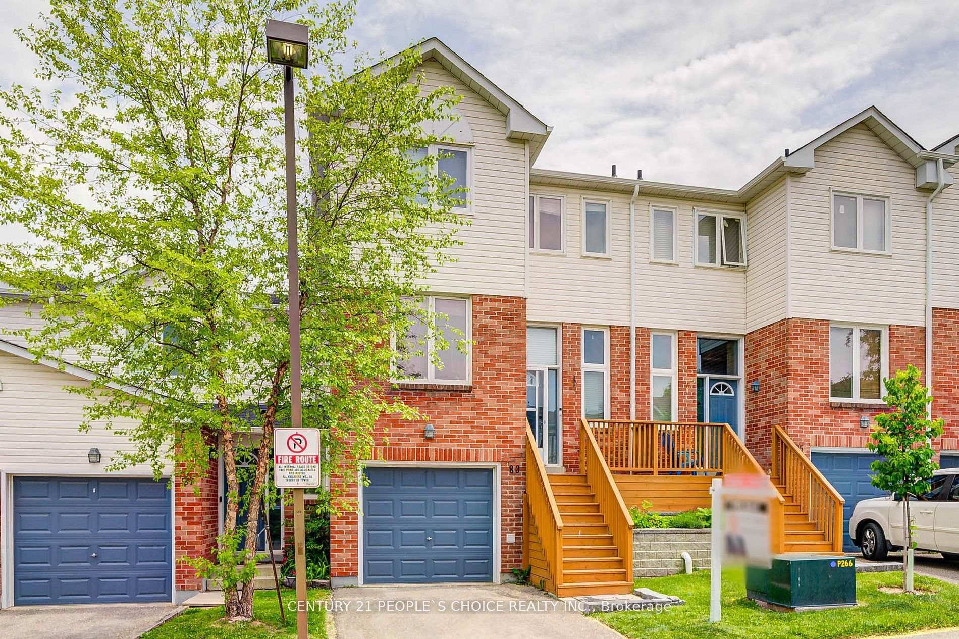 Photo 2 of 83 Corey Circle, Halton Hills, Georgetown — HOMEH