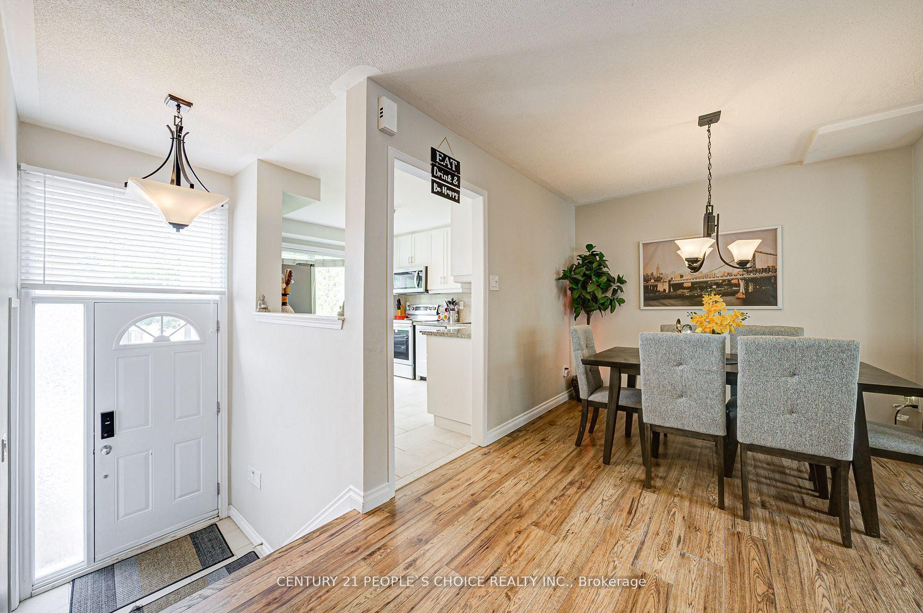 Photo 5 of 83 Corey Circle, Halton Hills, Georgetown — HOMEH