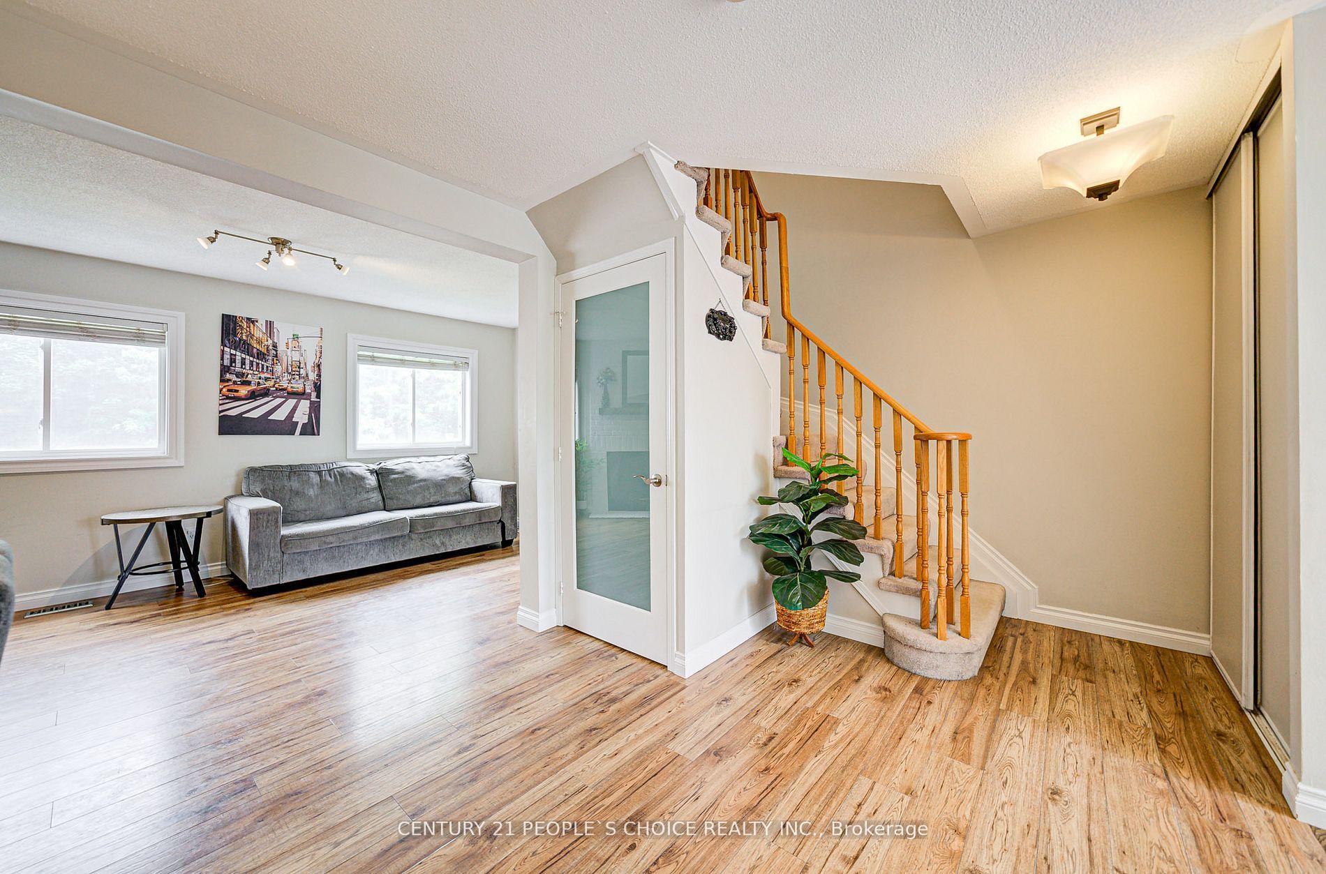 Photo 13 of 83 Corey Circle, Halton Hills, Georgetown — HOMEH