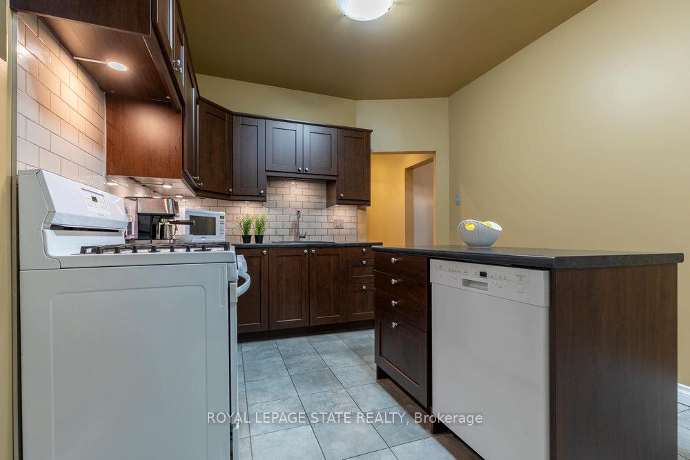 Photo 10 of 90 Blake Street, Hamilton, Blakeley — HOMEH